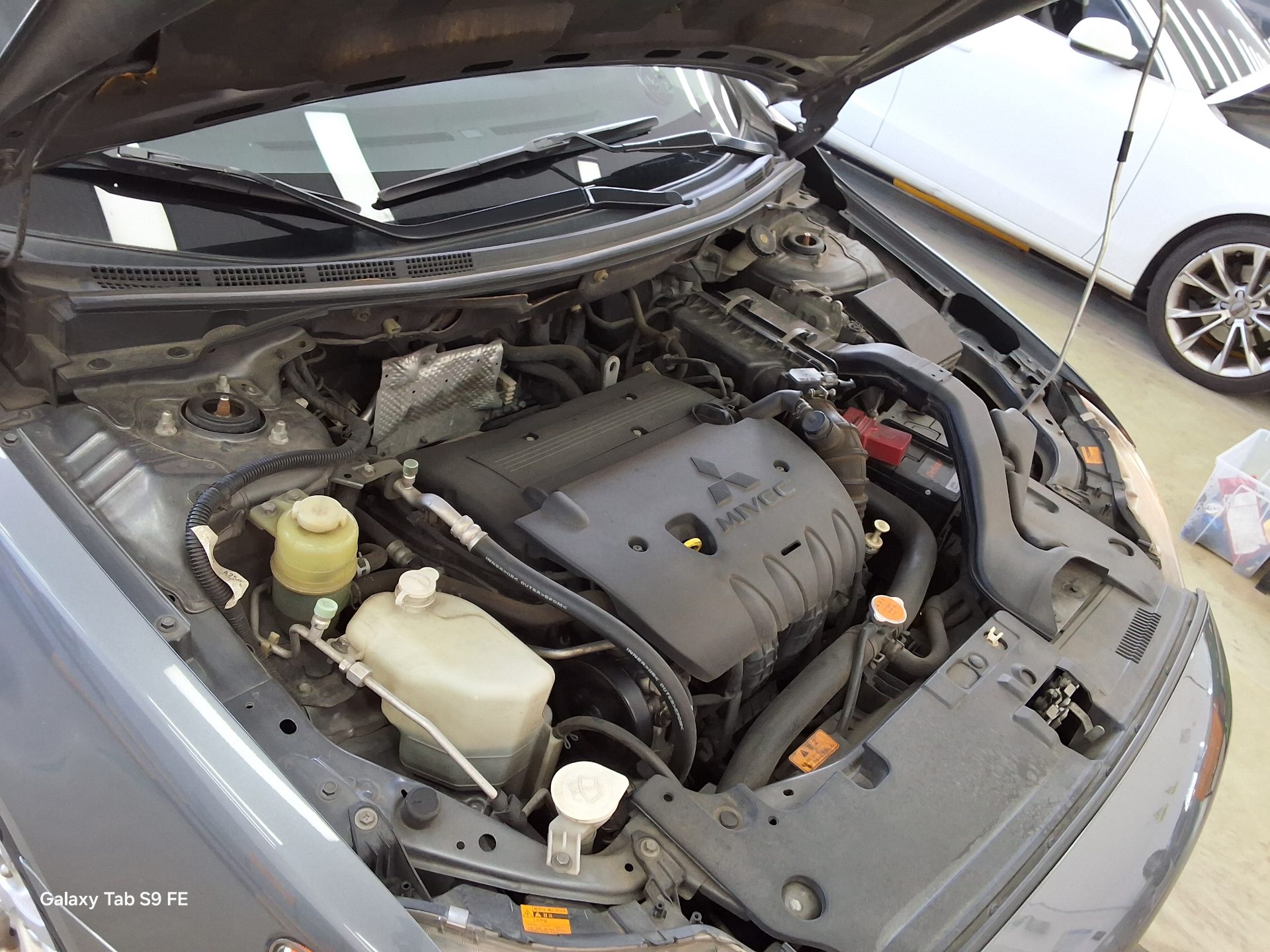 2010 - mitsubishi lnacer