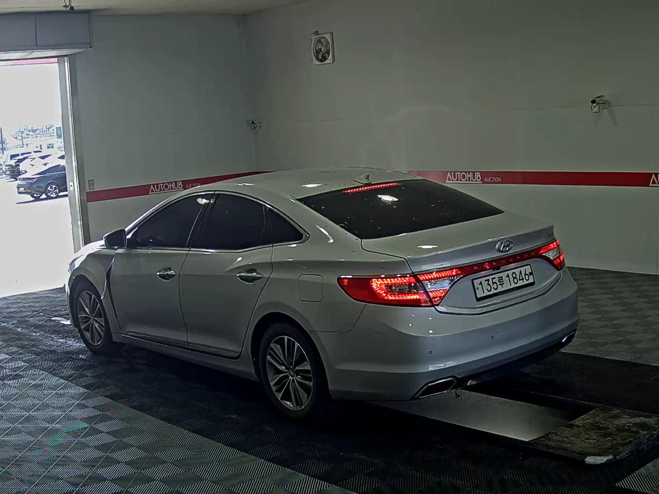 2016 - hyundai grandeur