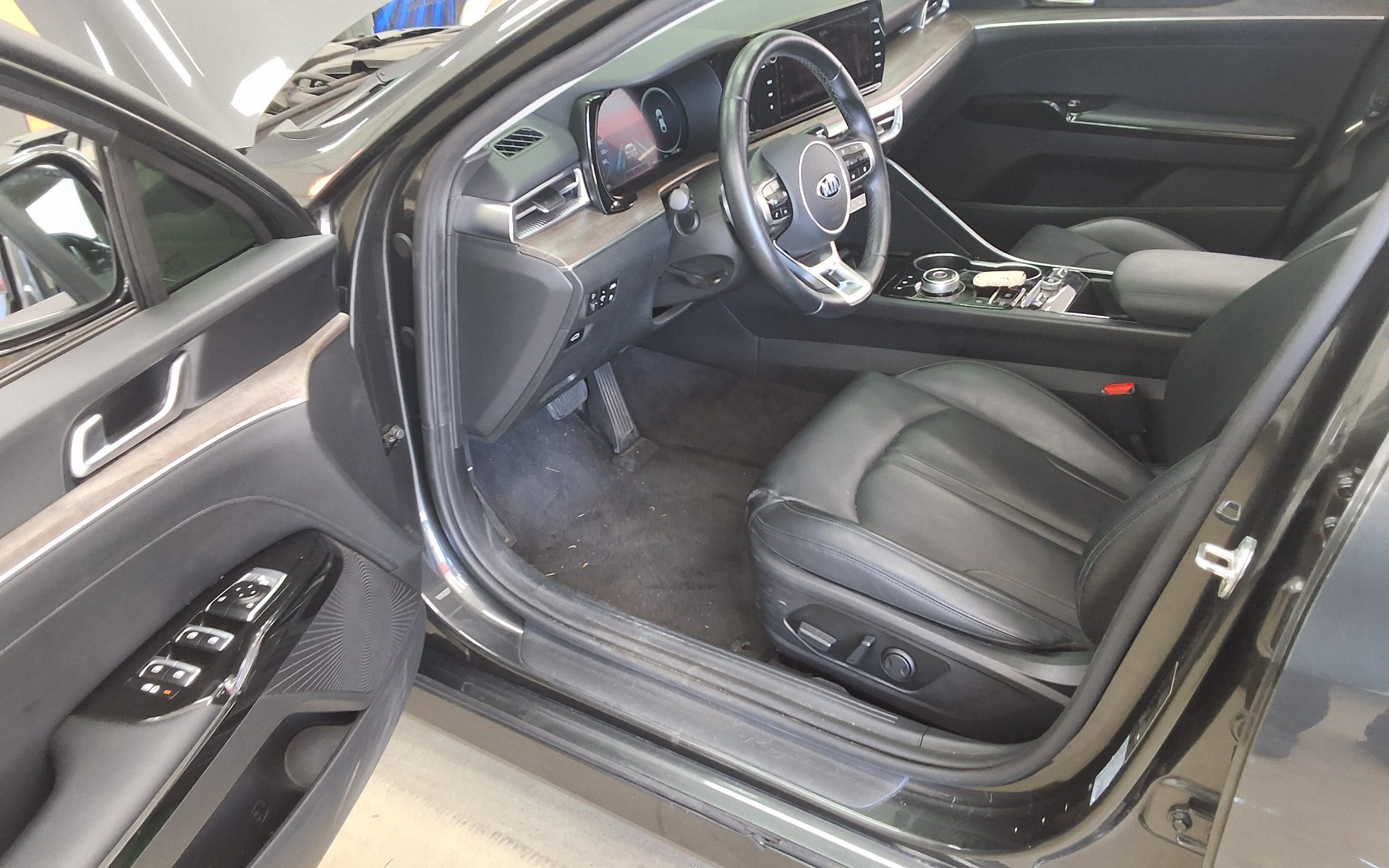 2021 - kia k5