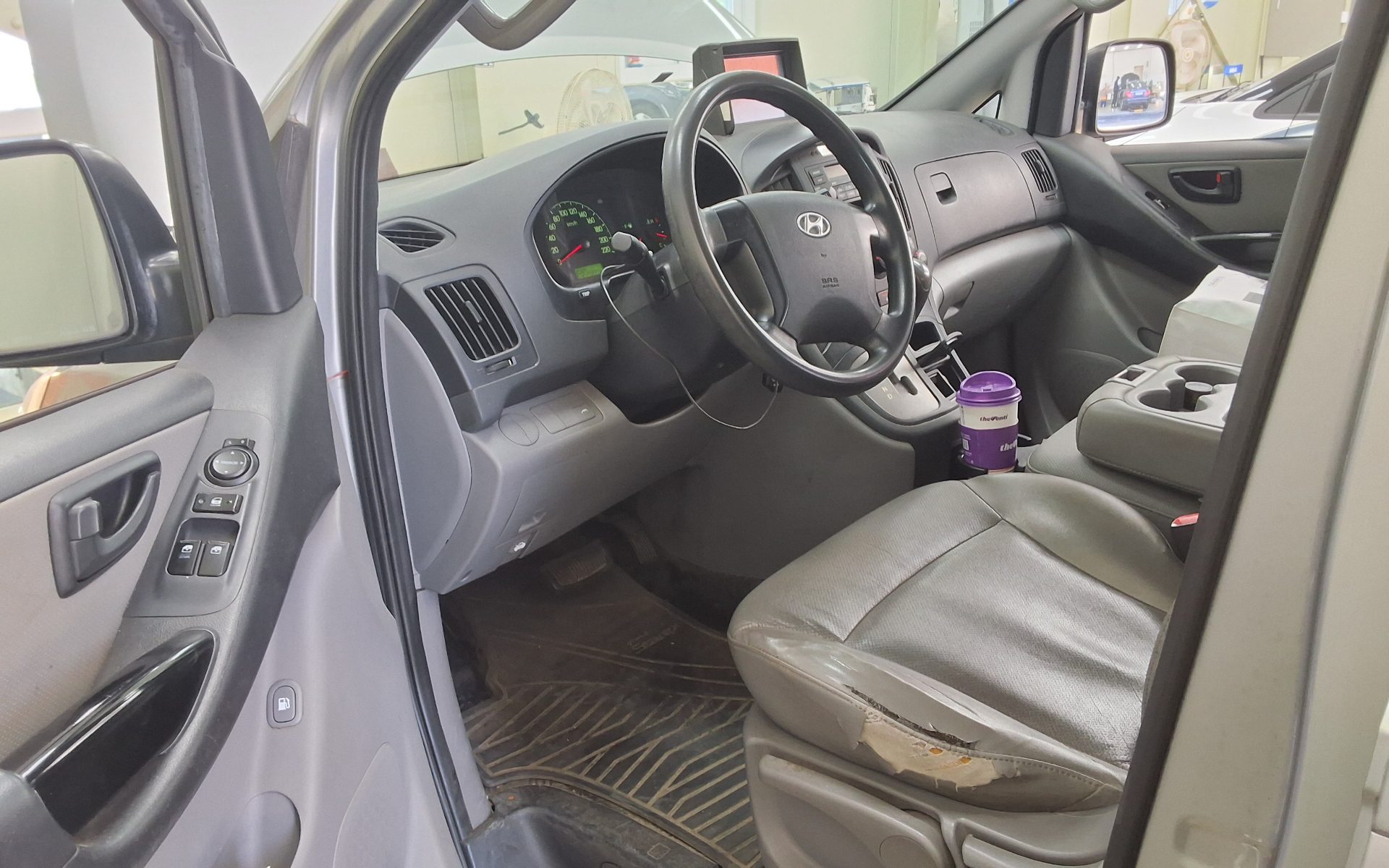 2014 - hyundai grand starex