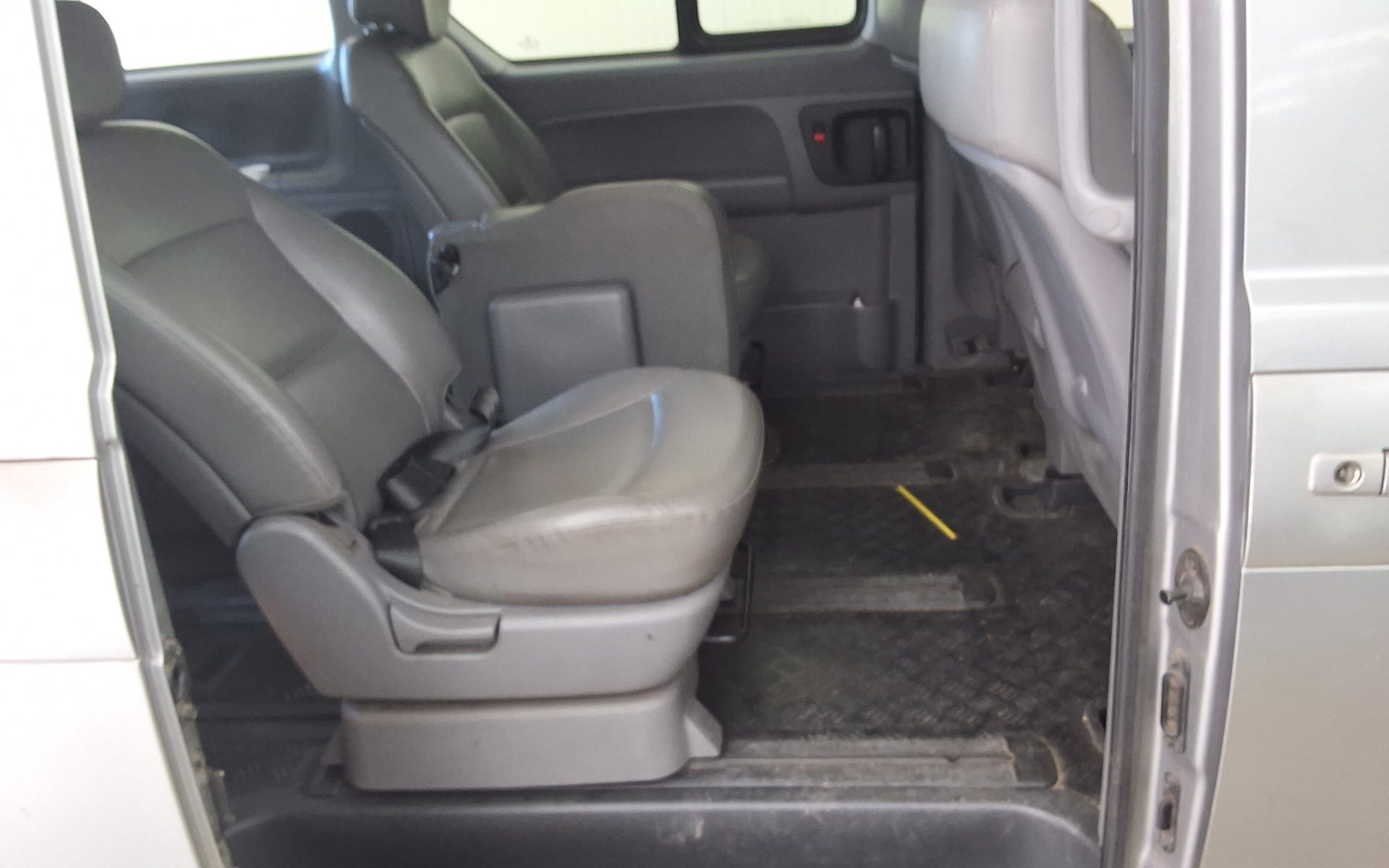 2014 - hyundai grand starex
