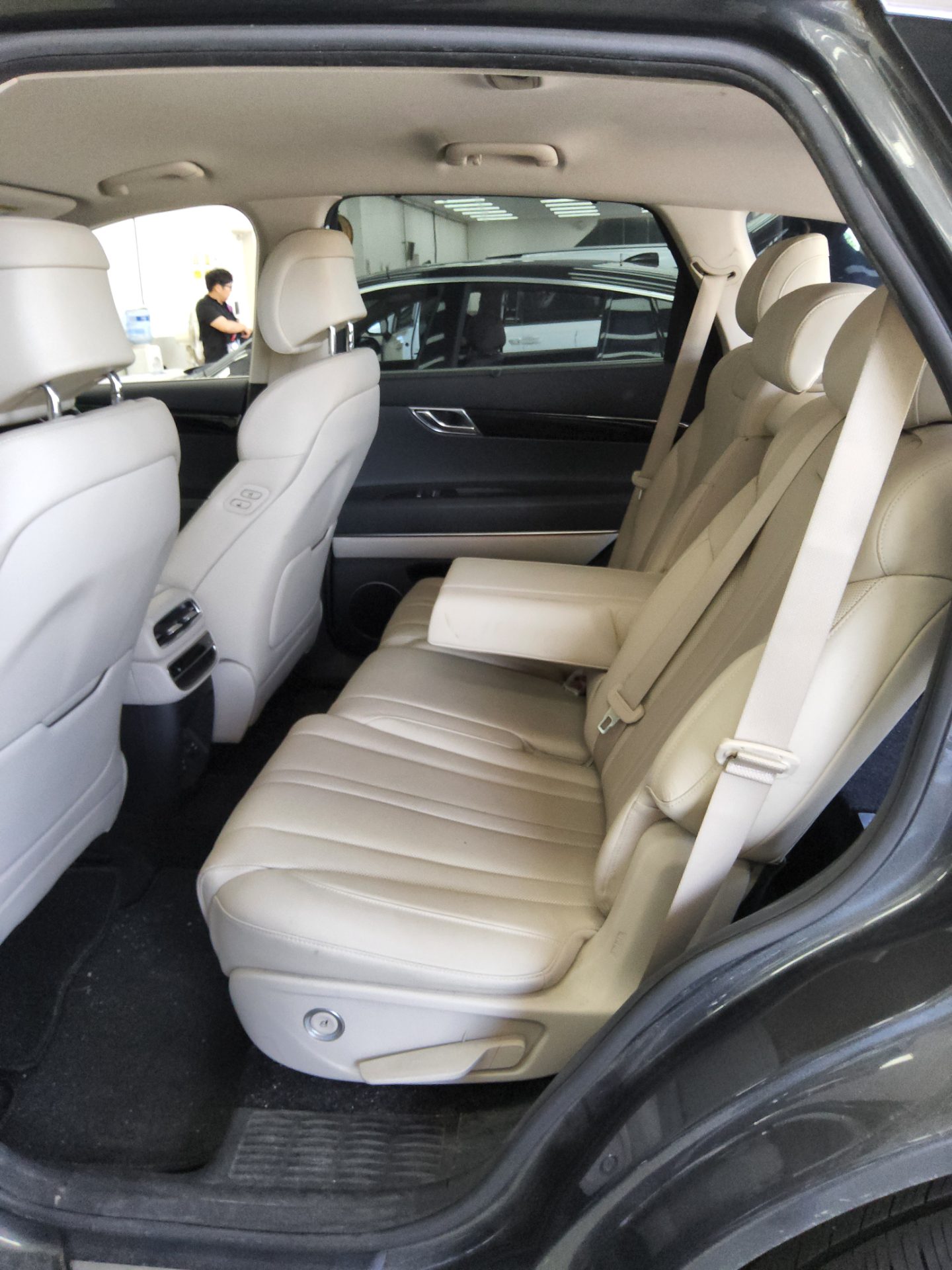 2021 - genesis gv80