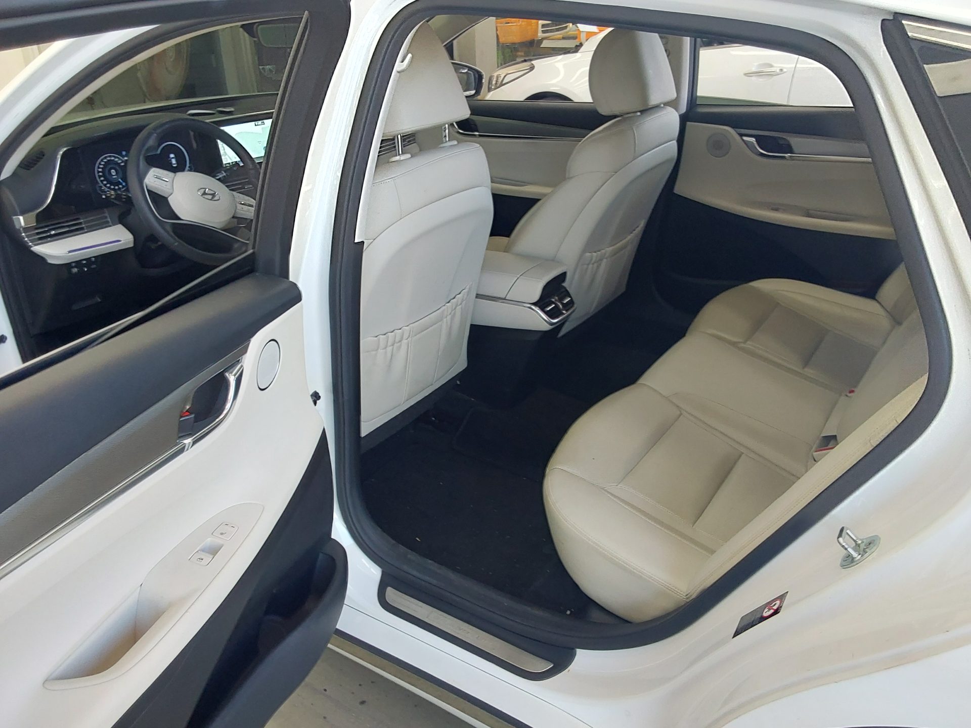 2022 - hyundai grandeur