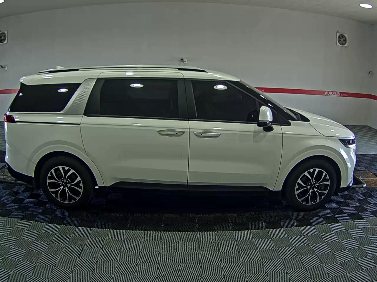 2023 - kia carnival