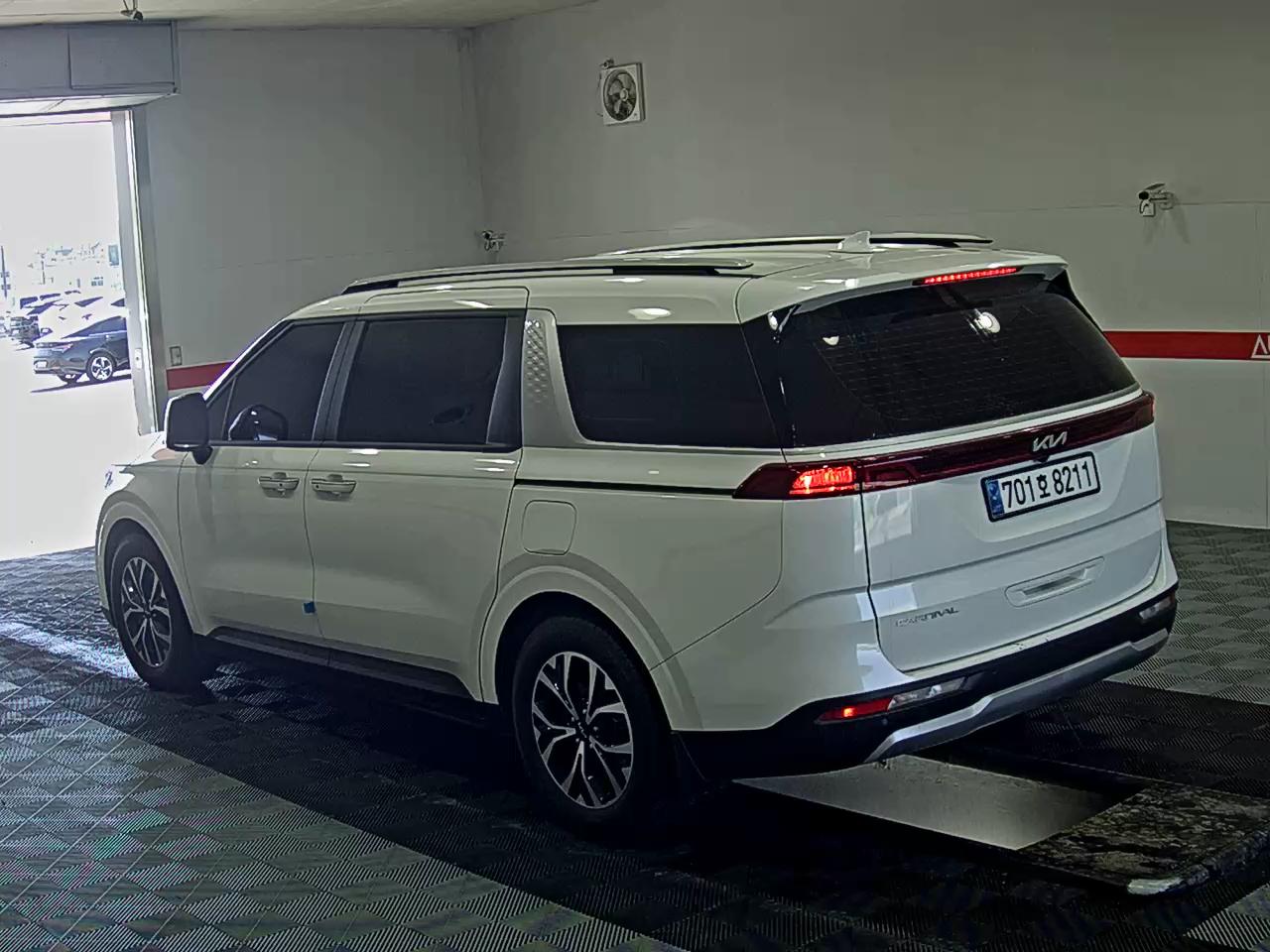 2023 - kia carnival