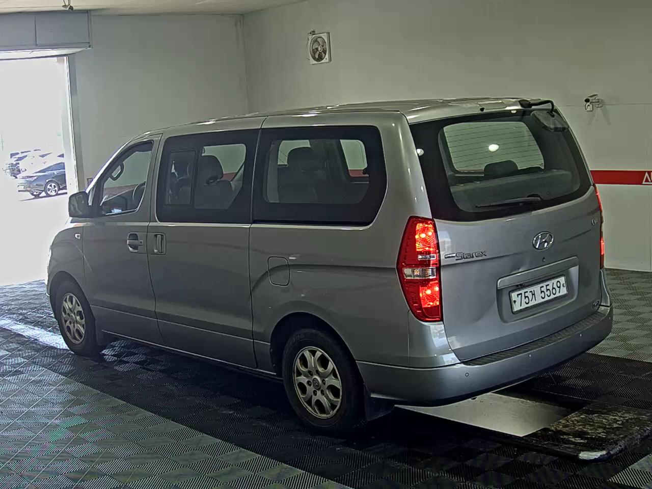 2014 - hyundai grand starex