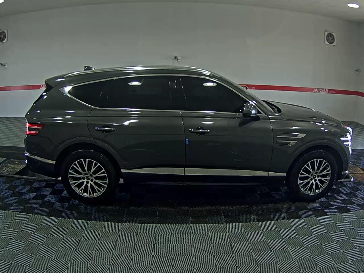 2021 - genesis gv80