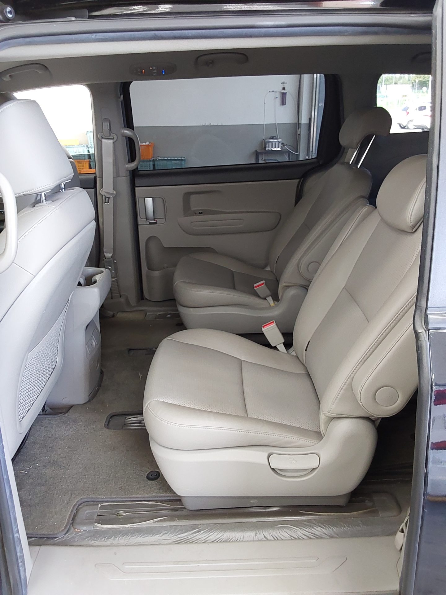 2020 - kia carnival