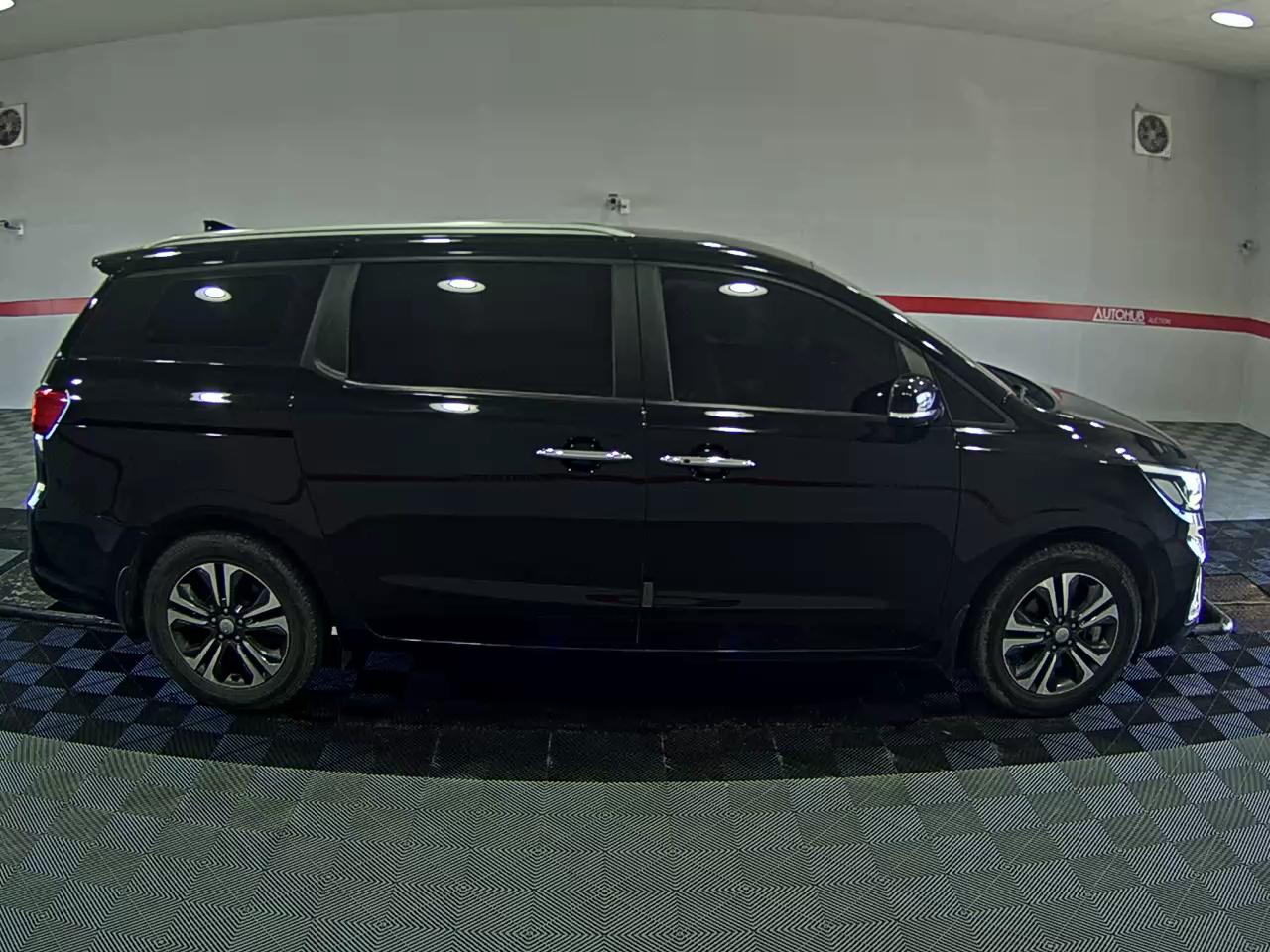 2020 - kia carnival