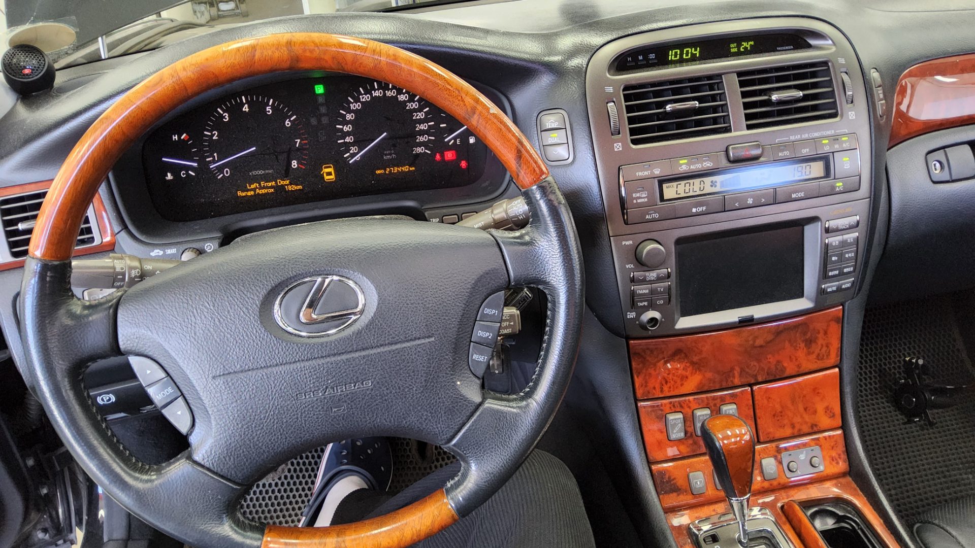 2004 - lexus ls