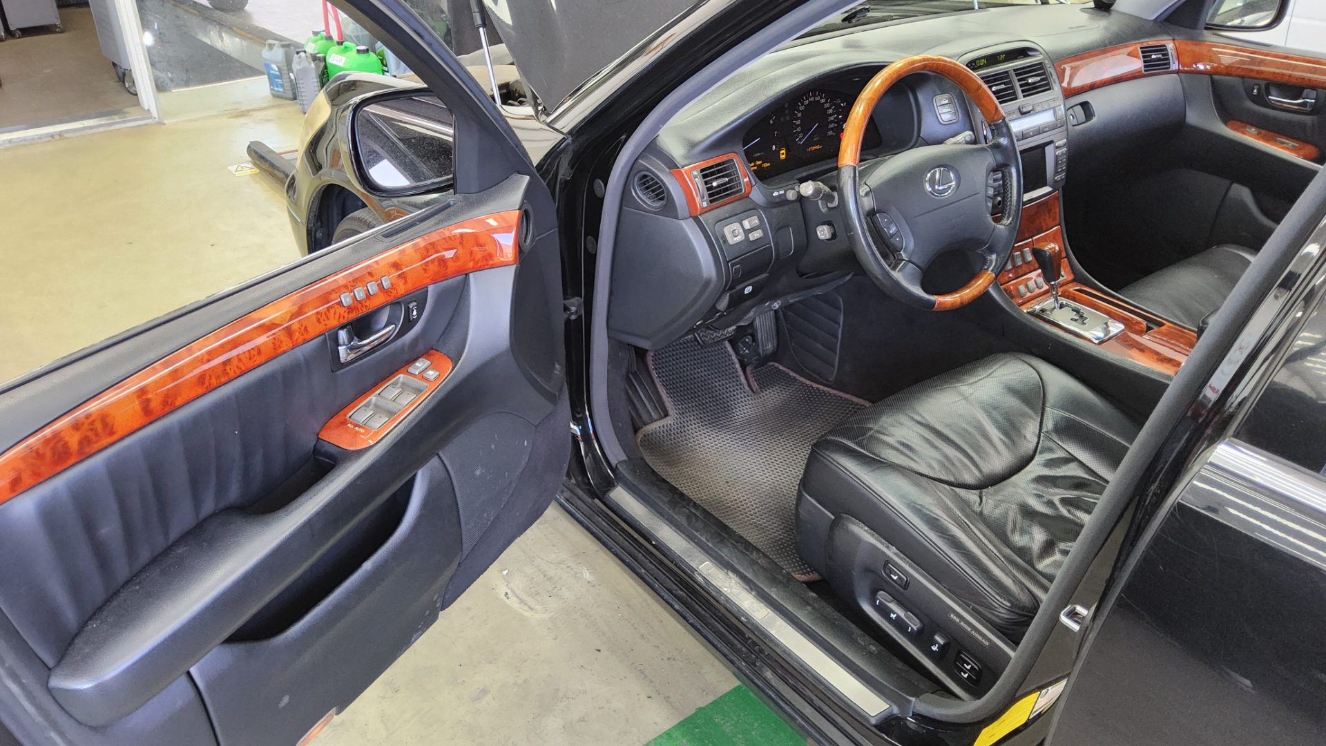 2004 - lexus ls