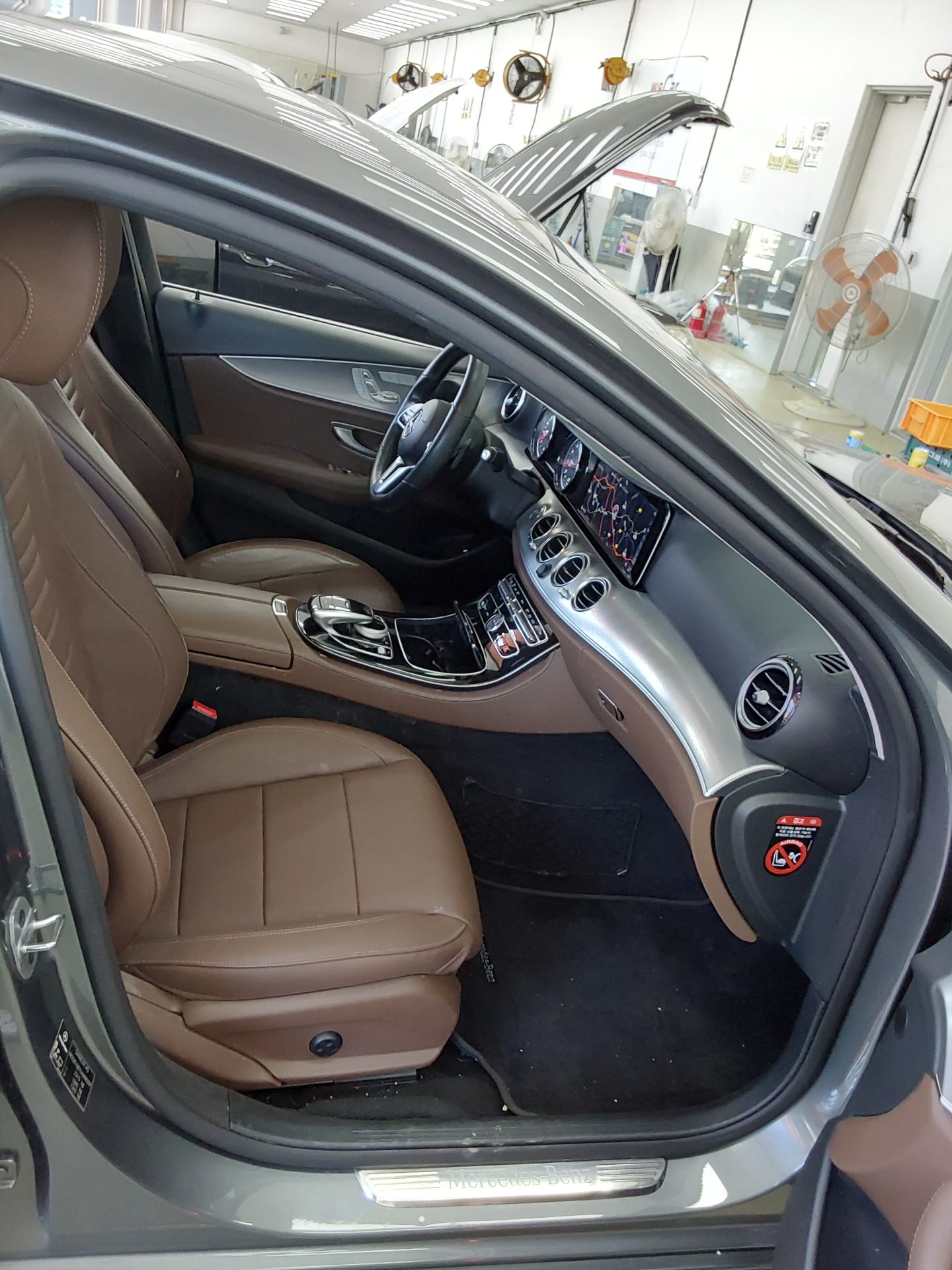 2019 - mercedes-benz e300