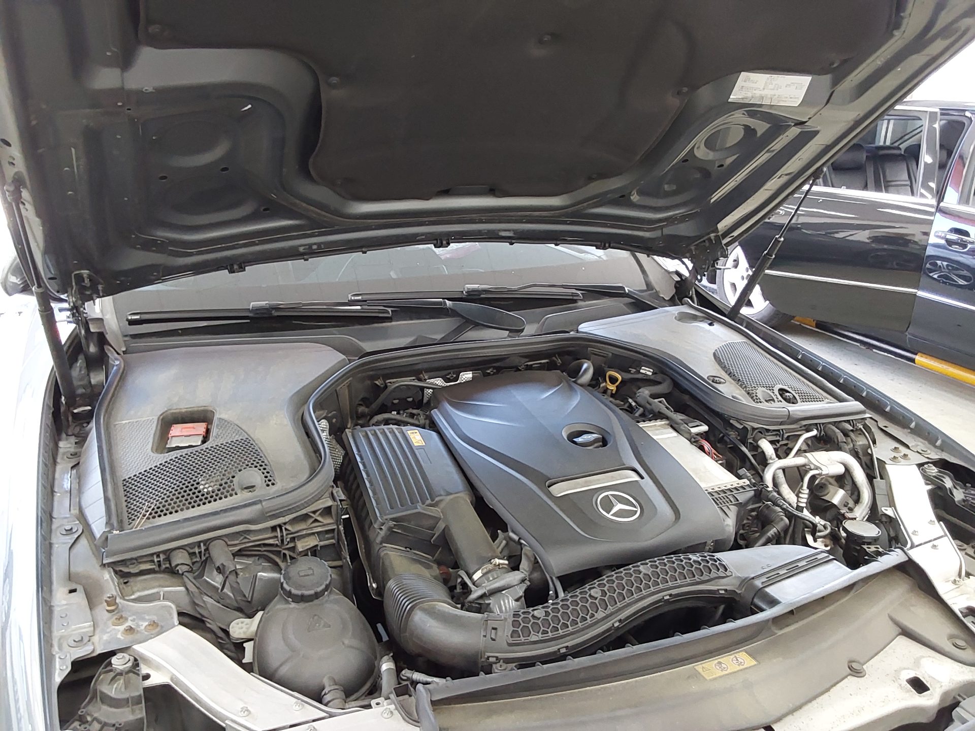 2019 - mercedes-benz e300