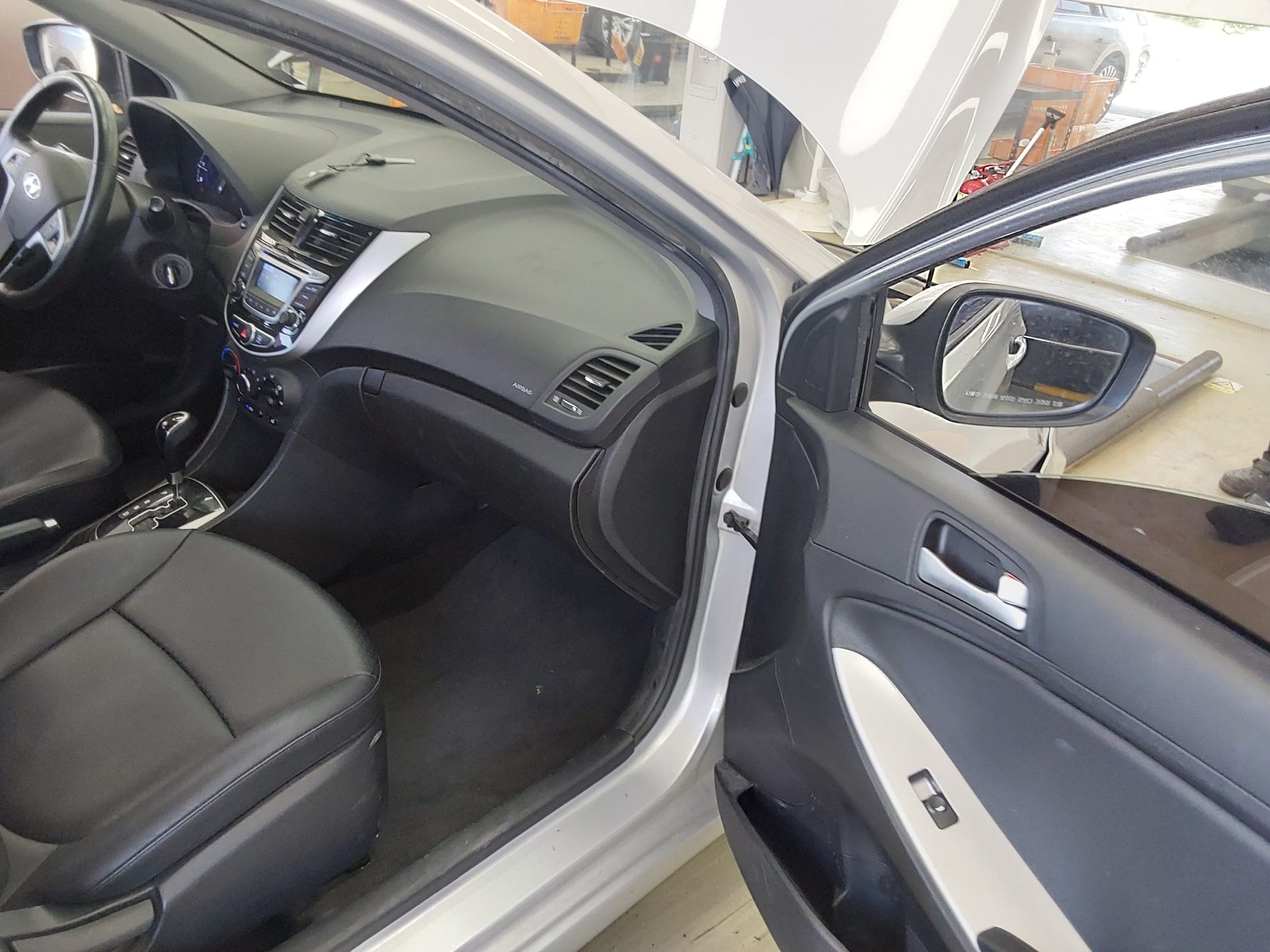 2016 - hyundai accent
