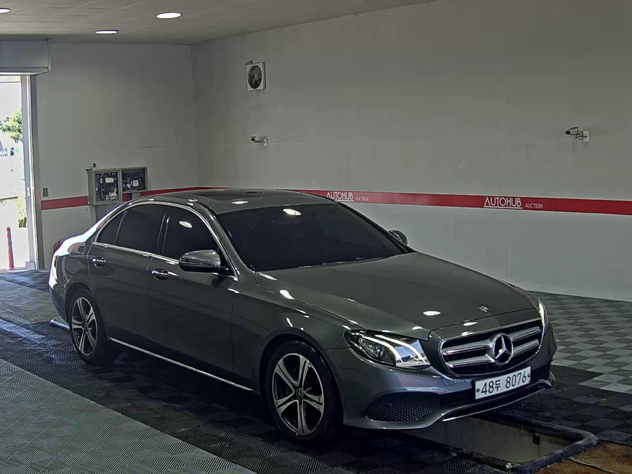 2019 - mercedes-benz e300