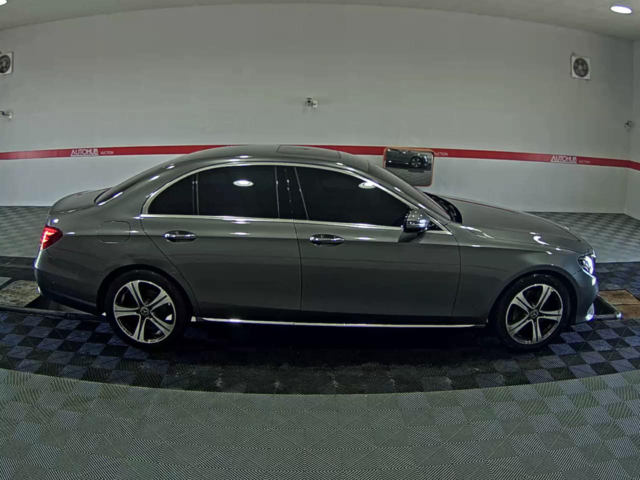 2019 - mercedes-benz e300