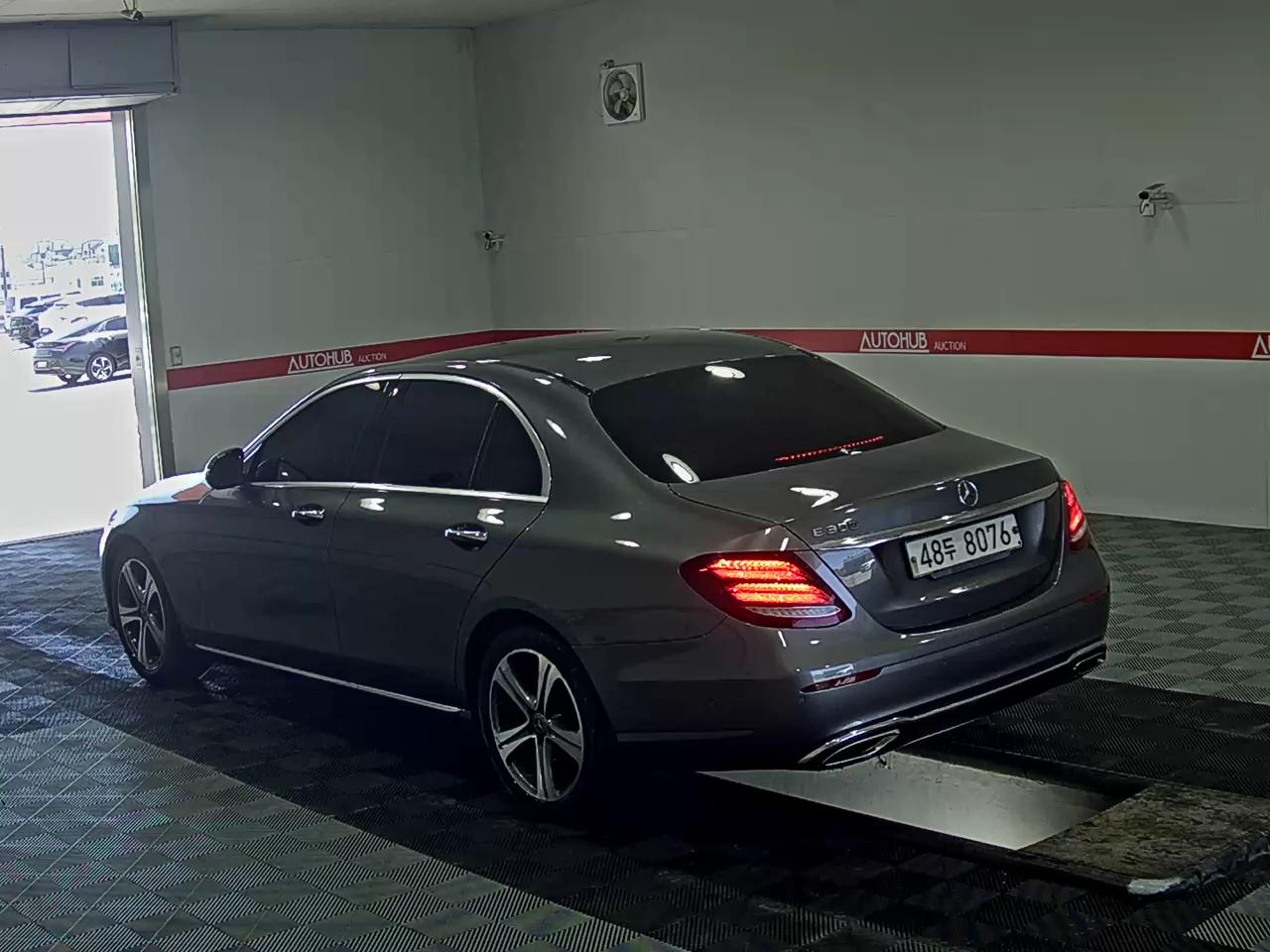2019 - mercedes-benz e300