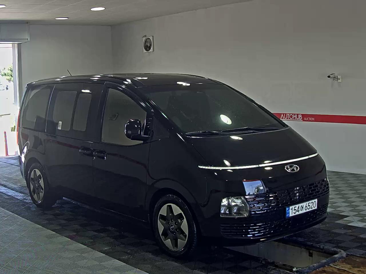 2022 - hyundai staria
