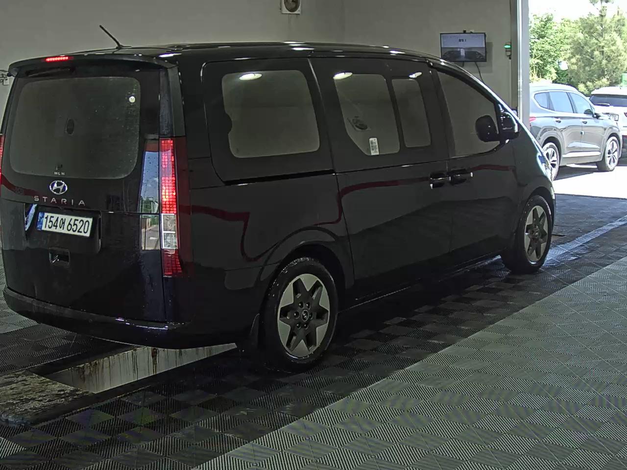 2022 - hyundai staria