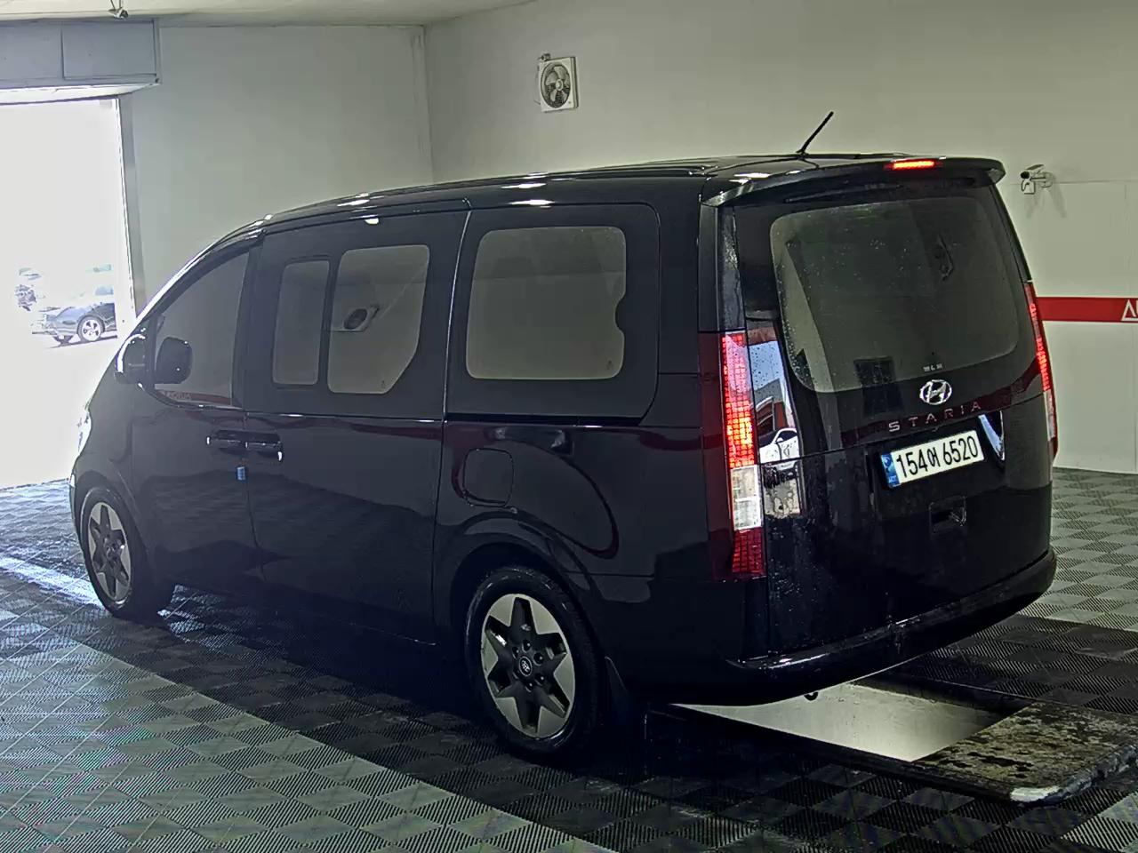 2022 - hyundai staria