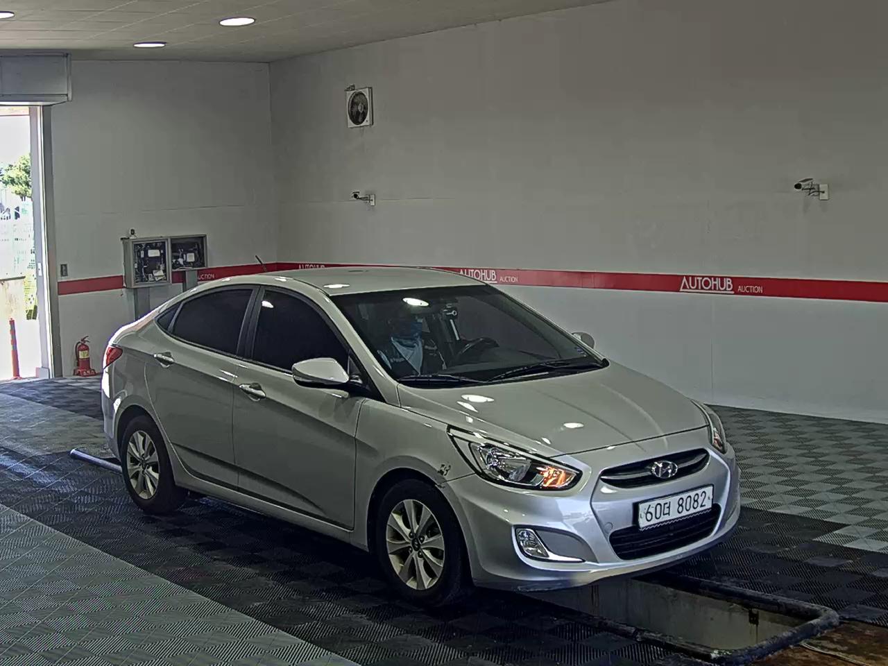 2016 - hyundai accent