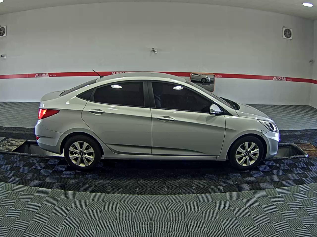 2016 - hyundai accent