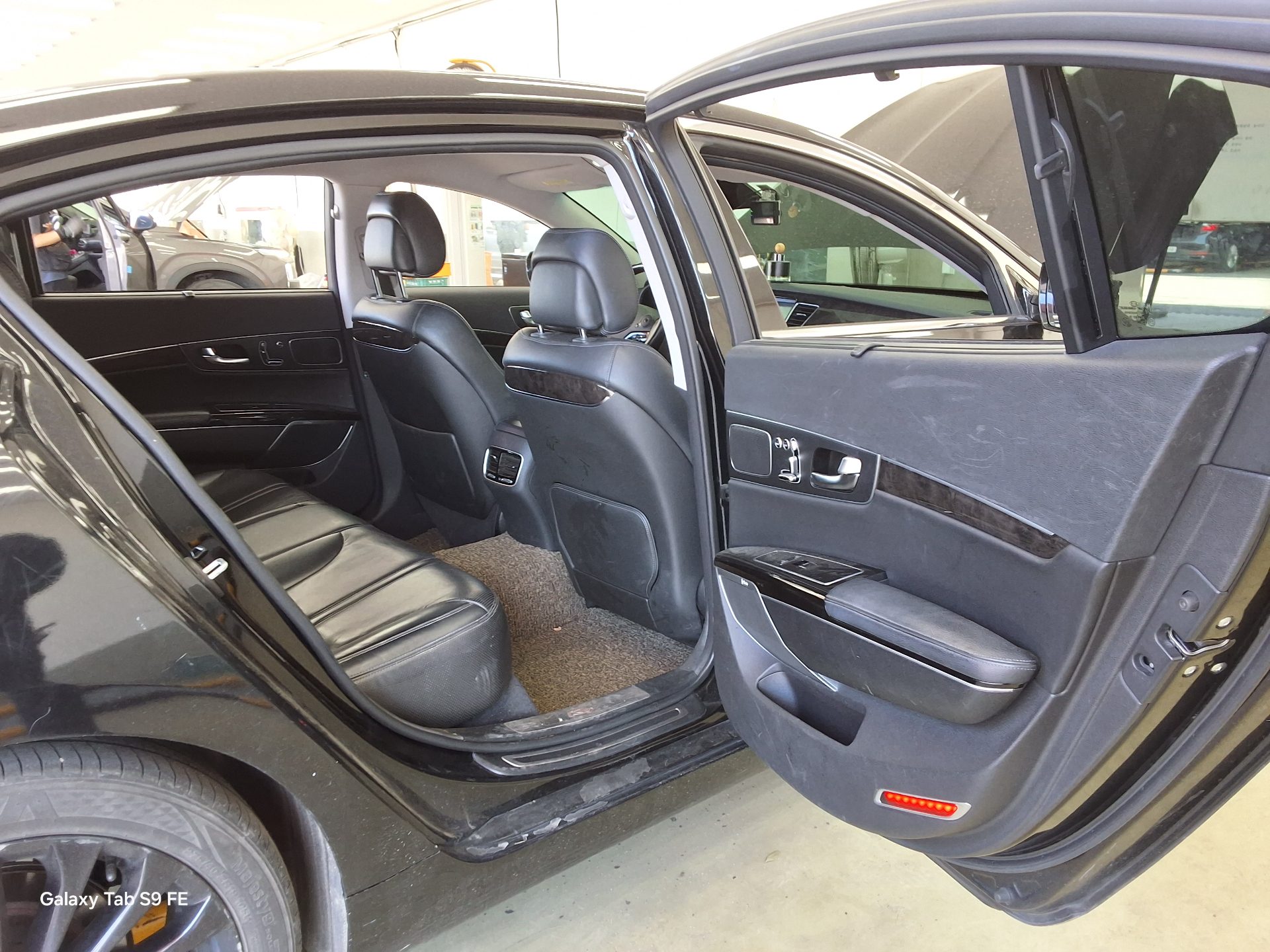 2018 - kia k9