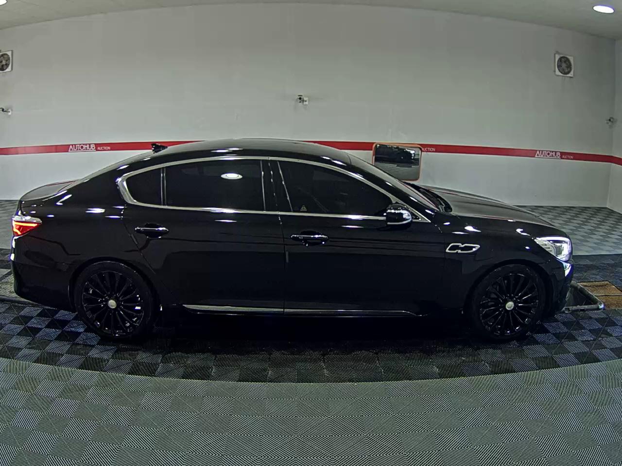 2018 - kia k9