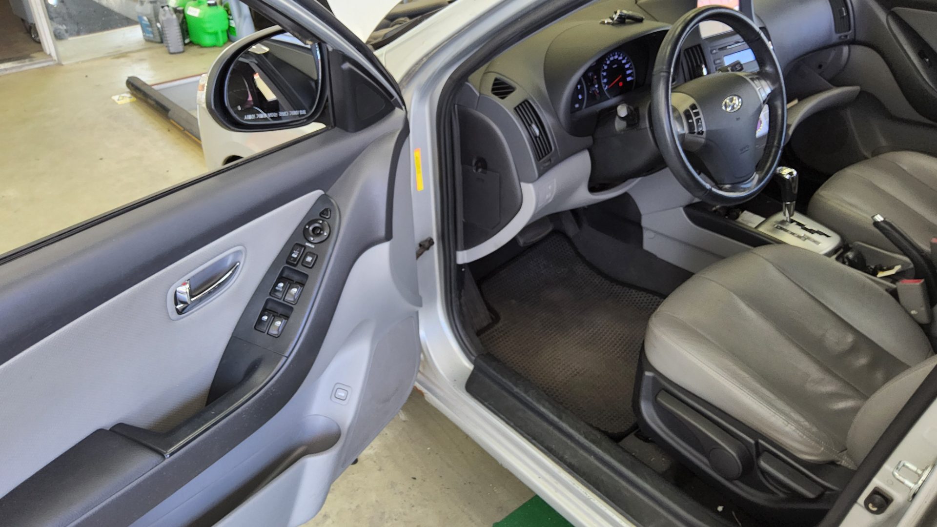 2010 - hyundai avante