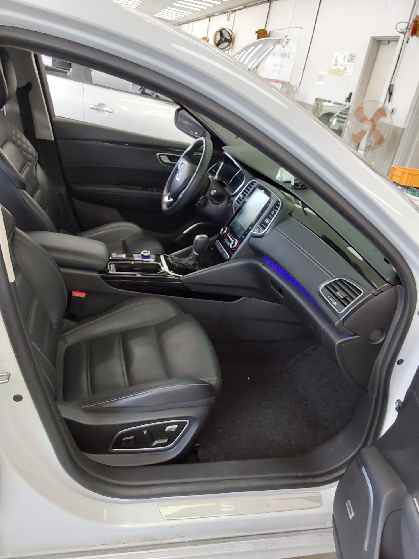 2019 - renault sm6