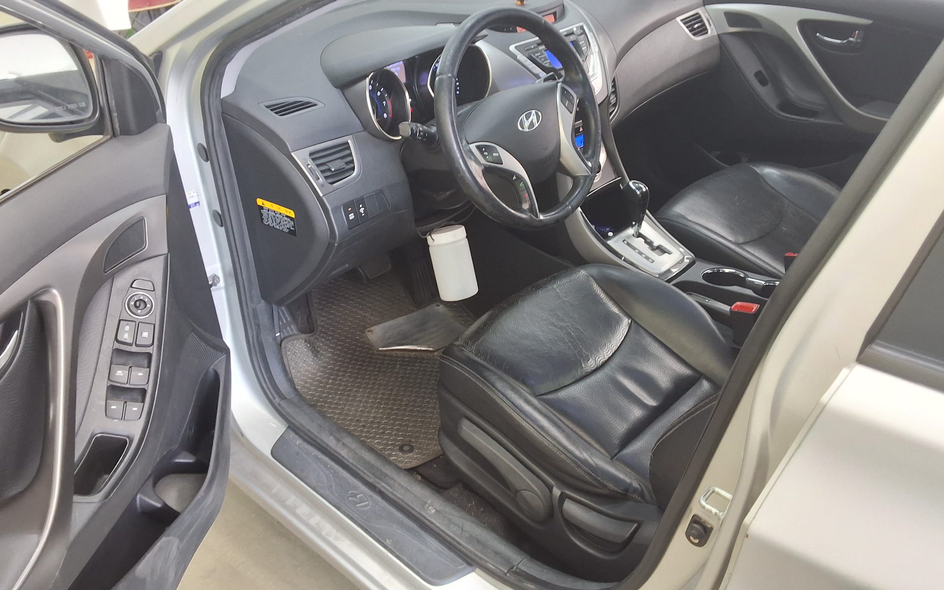 2011 - hyundai avante