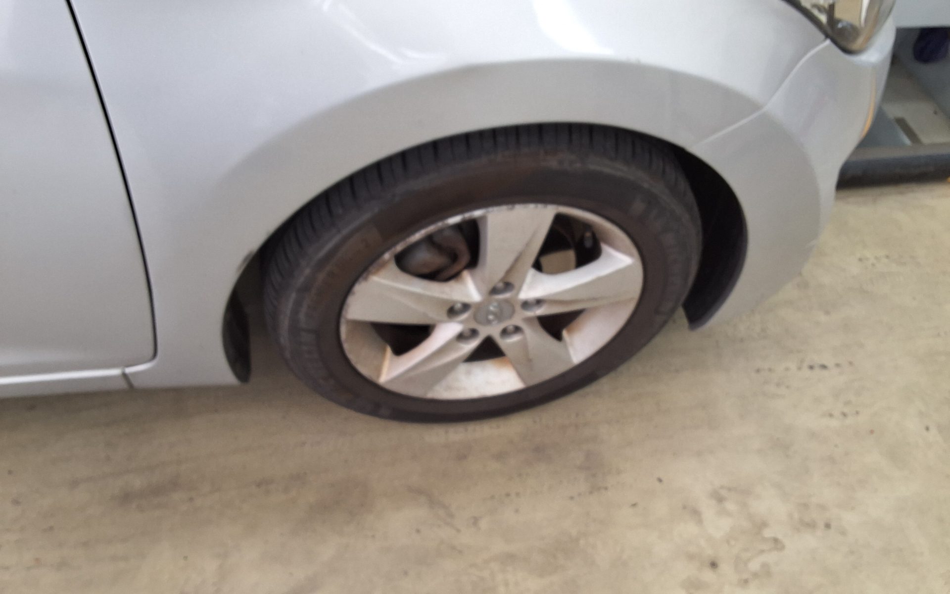 2011 - hyundai avante