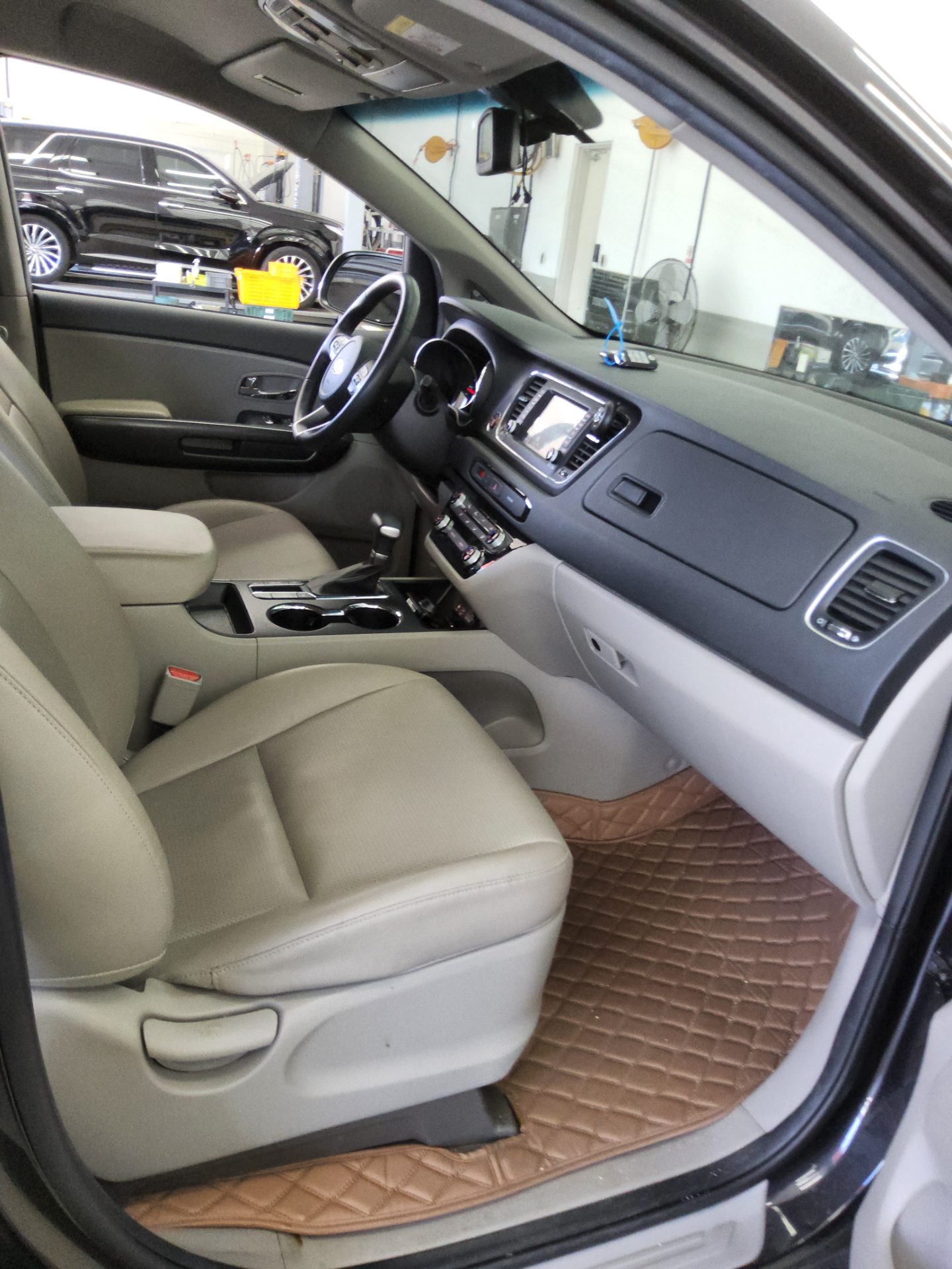 2020 - kia carnival