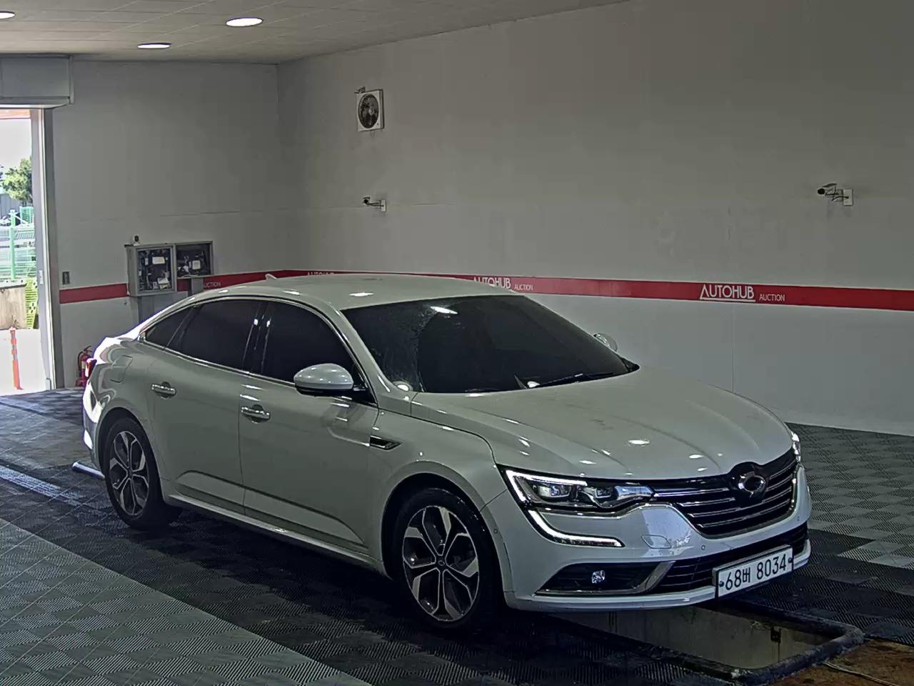 2019 - renault sm6