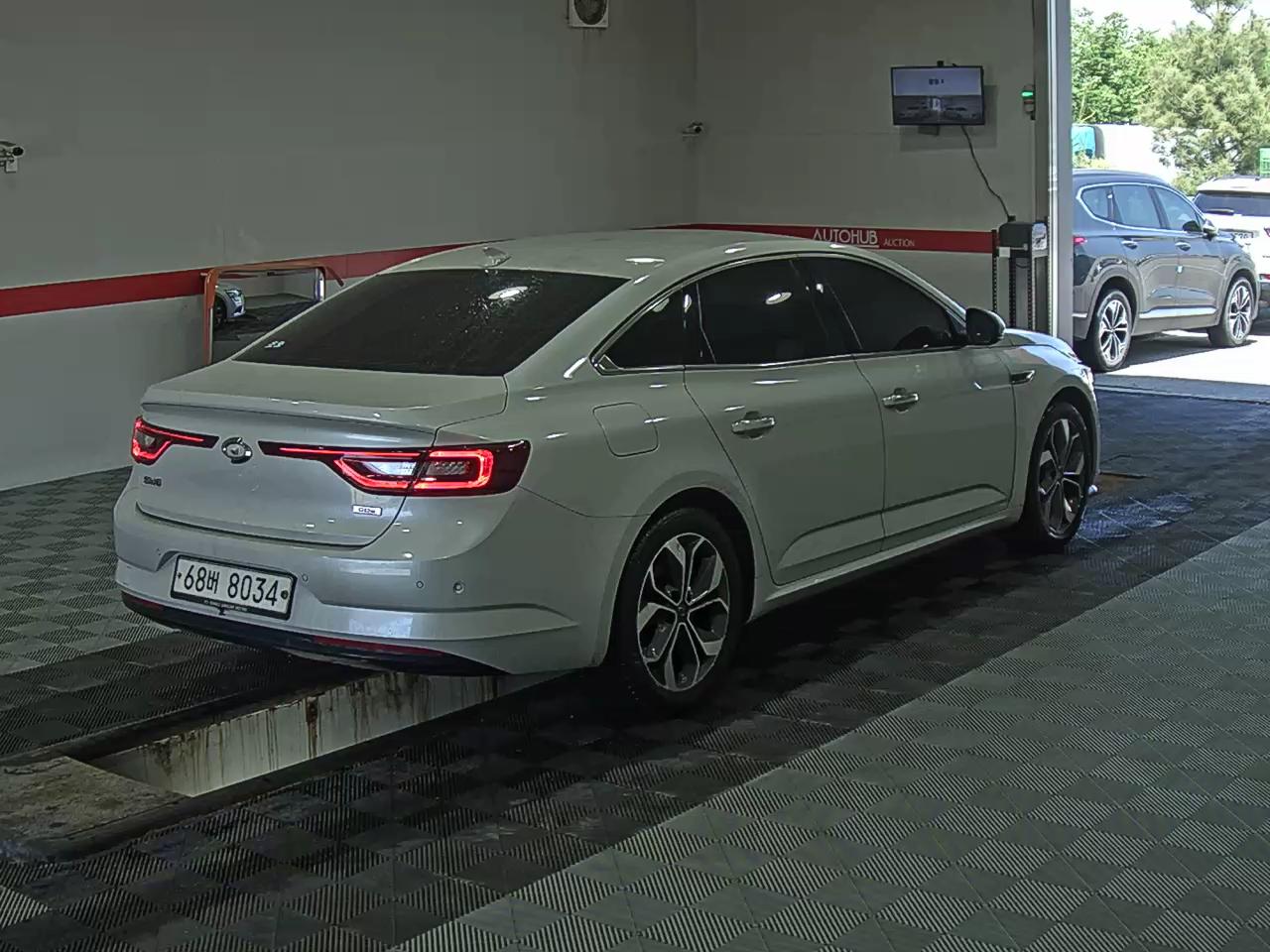 2019 - renault sm6