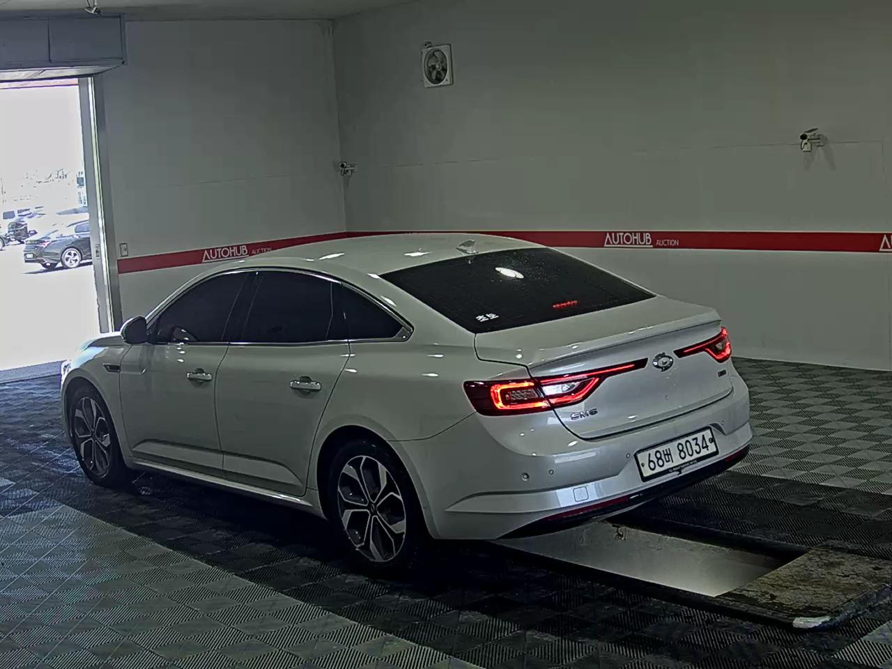 2019 - renault sm6