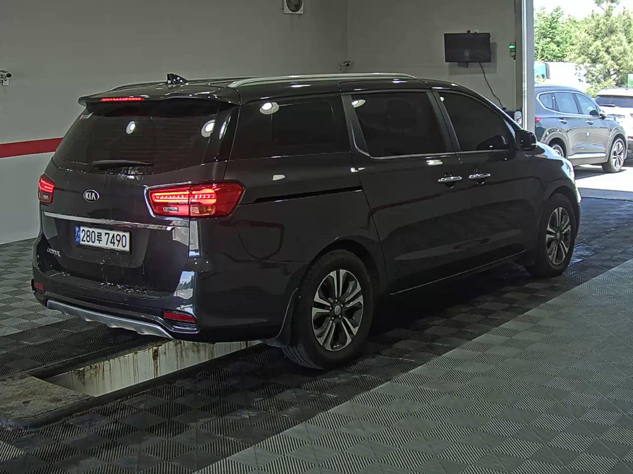 2020 - kia carnival