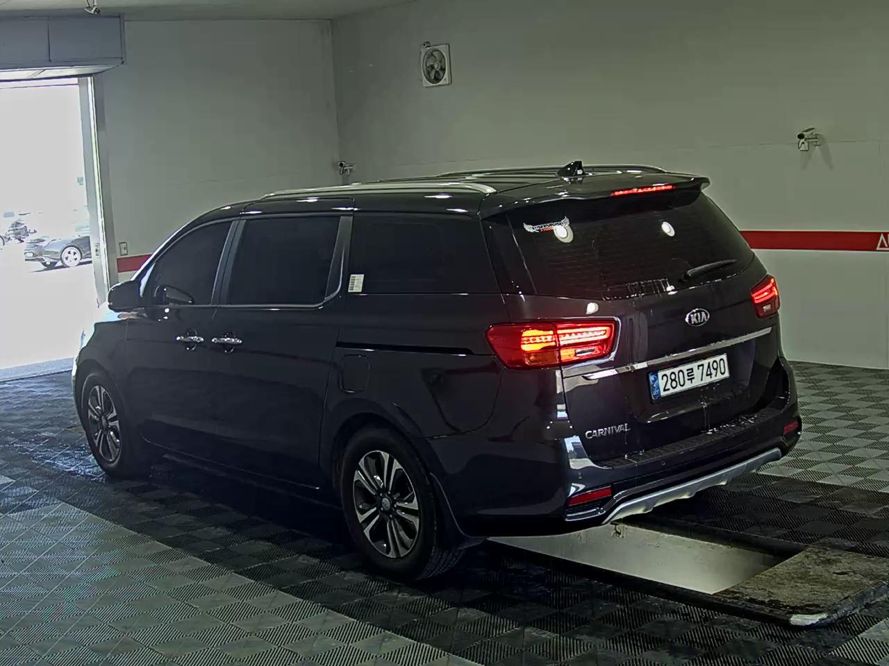 2020 - kia carnival