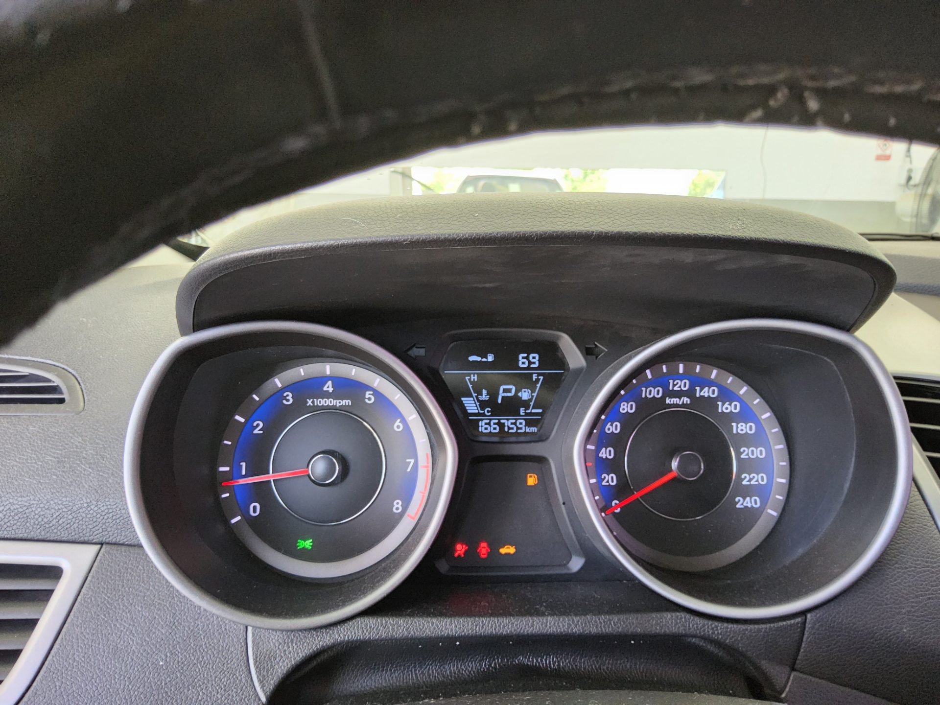 2014 - hyundai avante