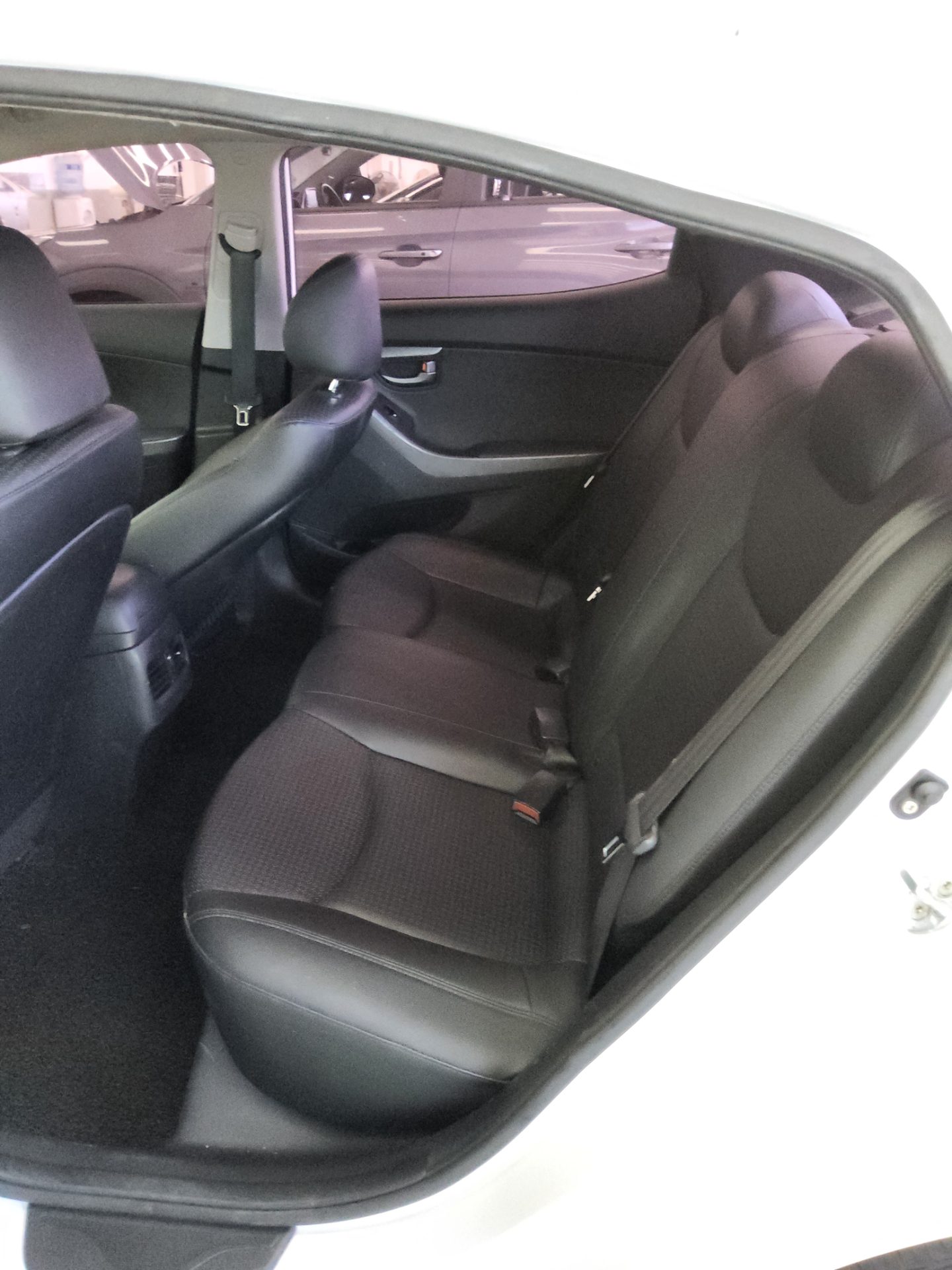 2014 - hyundai avante