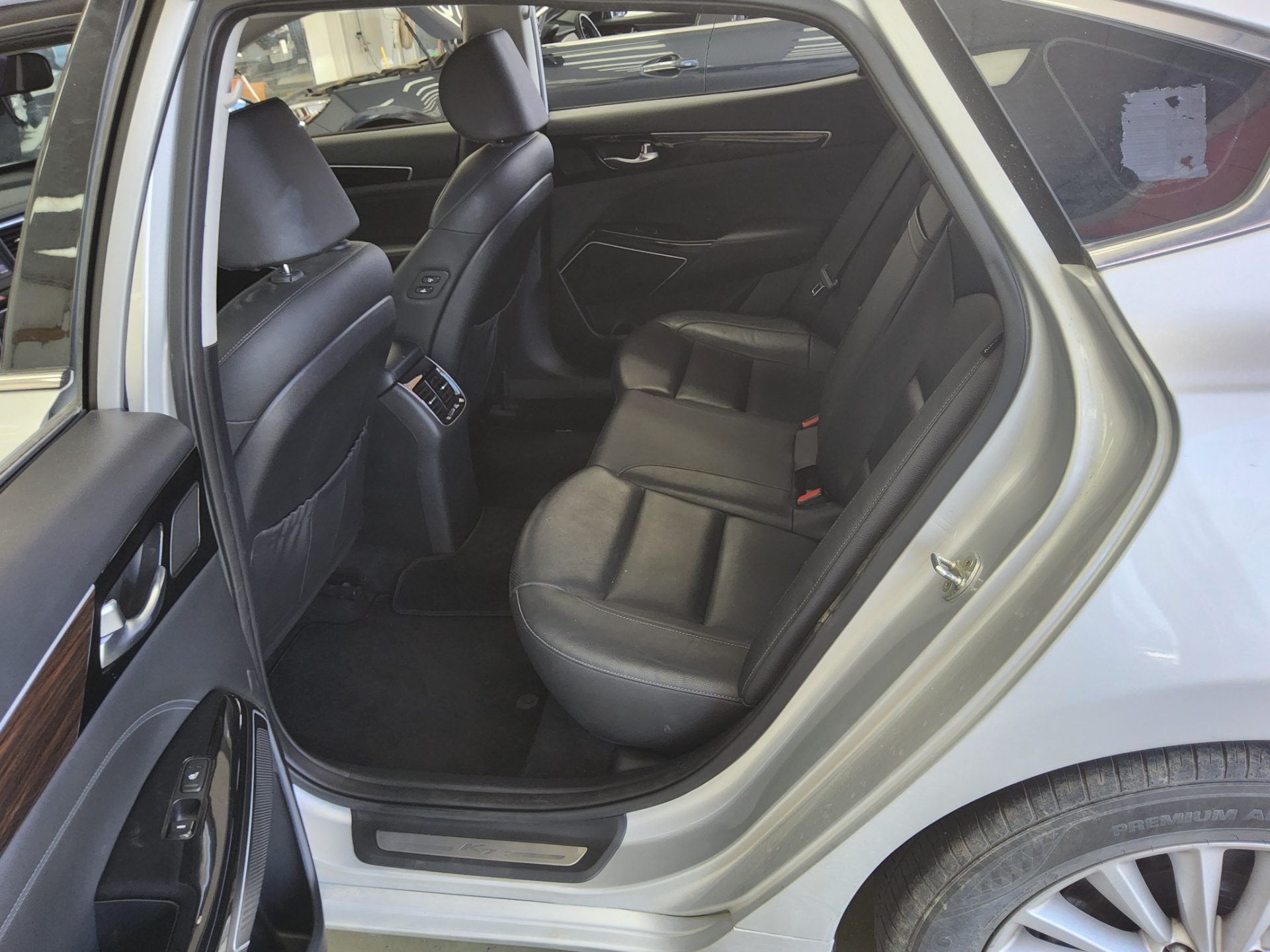 2019 - kia k7