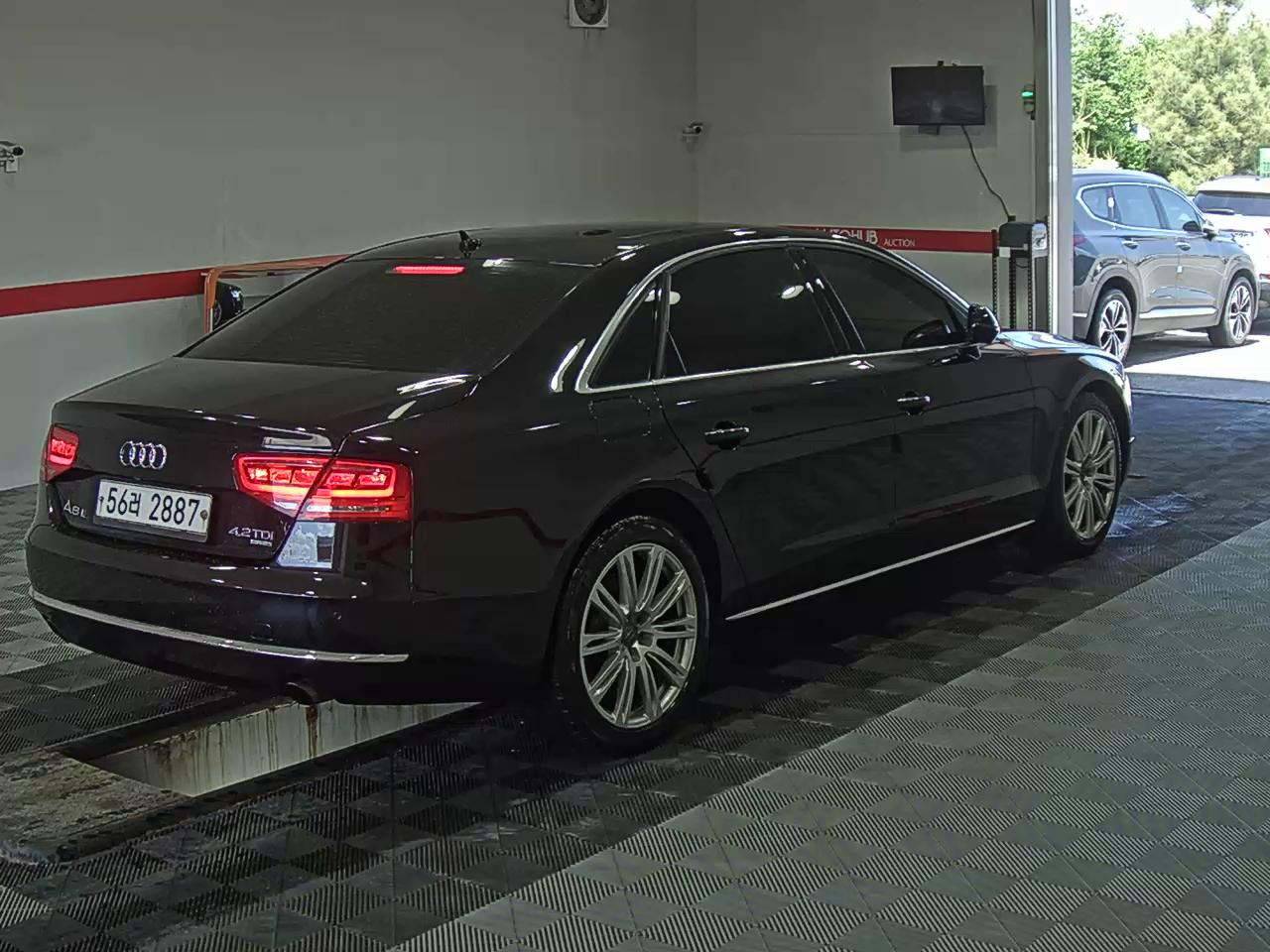 2013 - audi a8