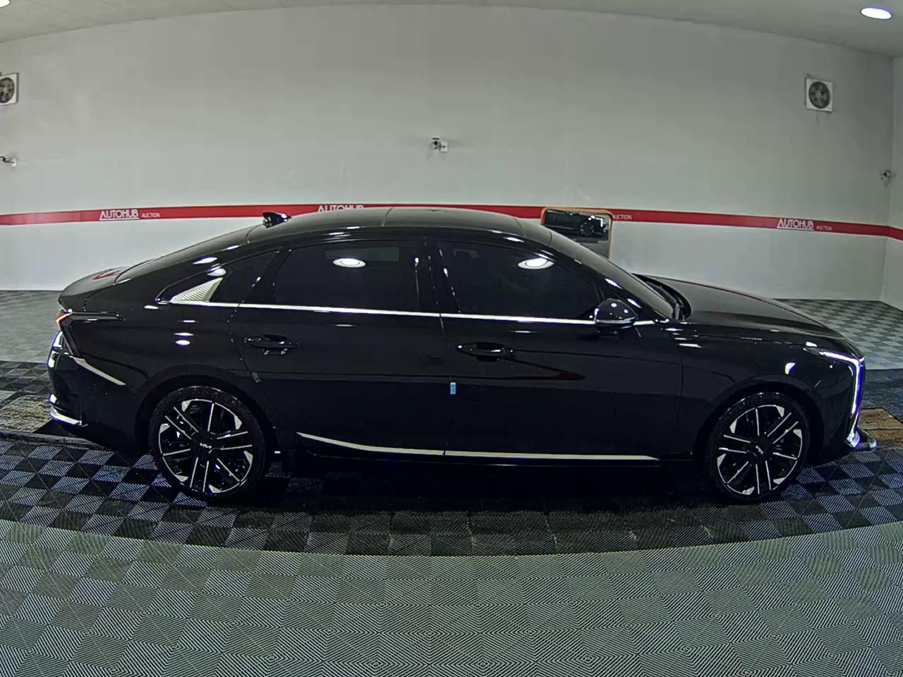 2025 - kia k8