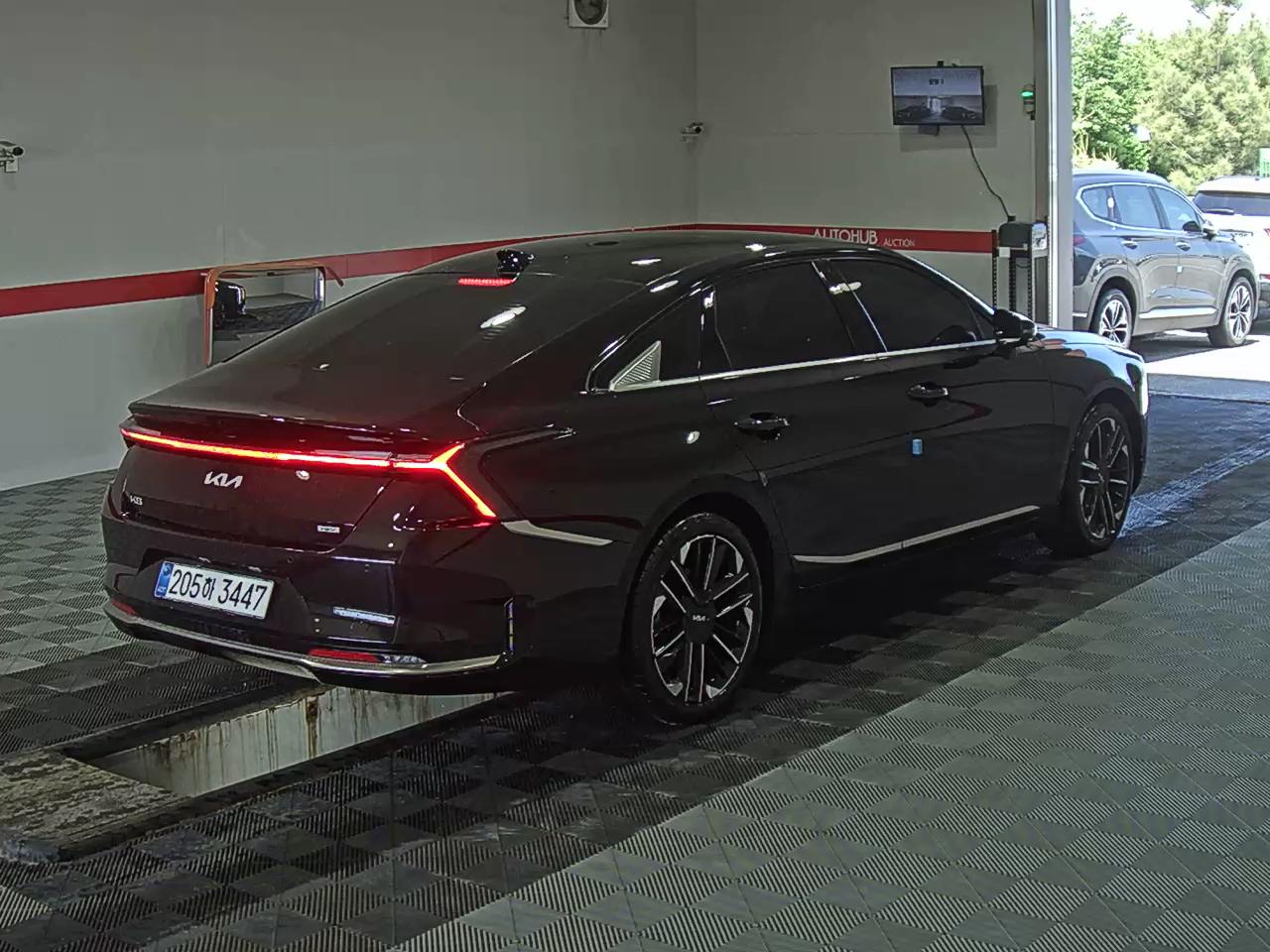 2025 - kia k8