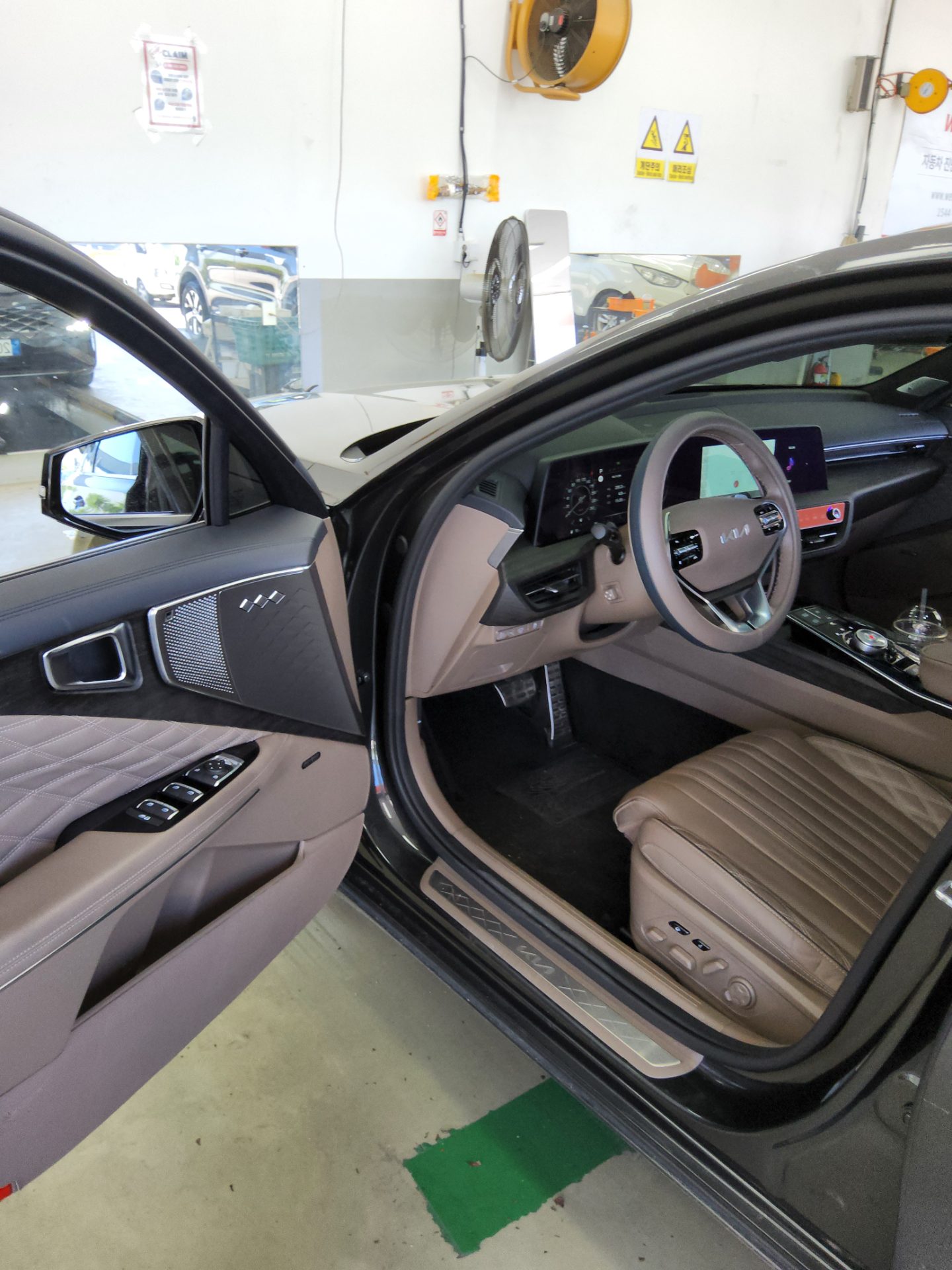 2022 - kia k8