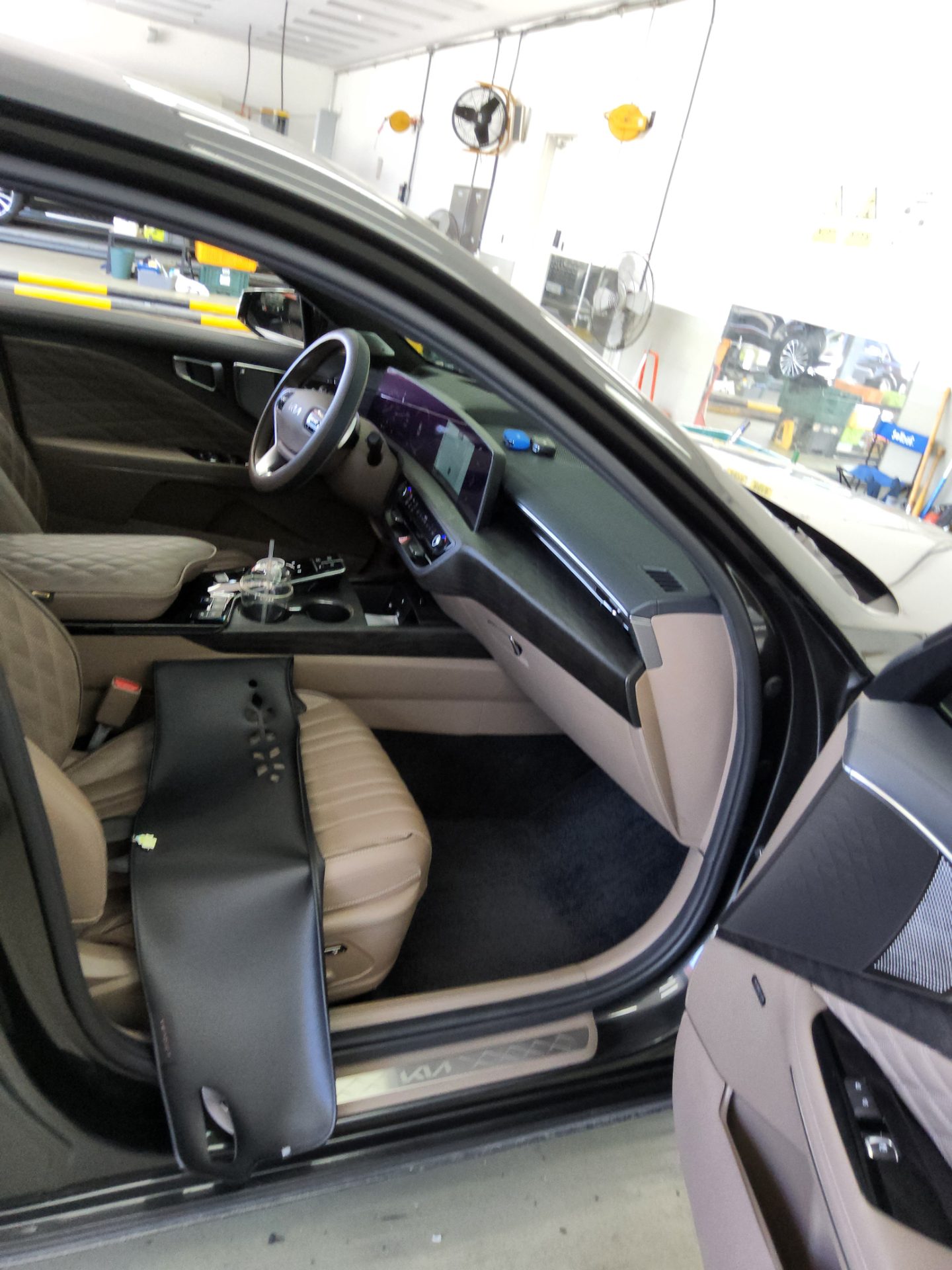 2022 - kia k8