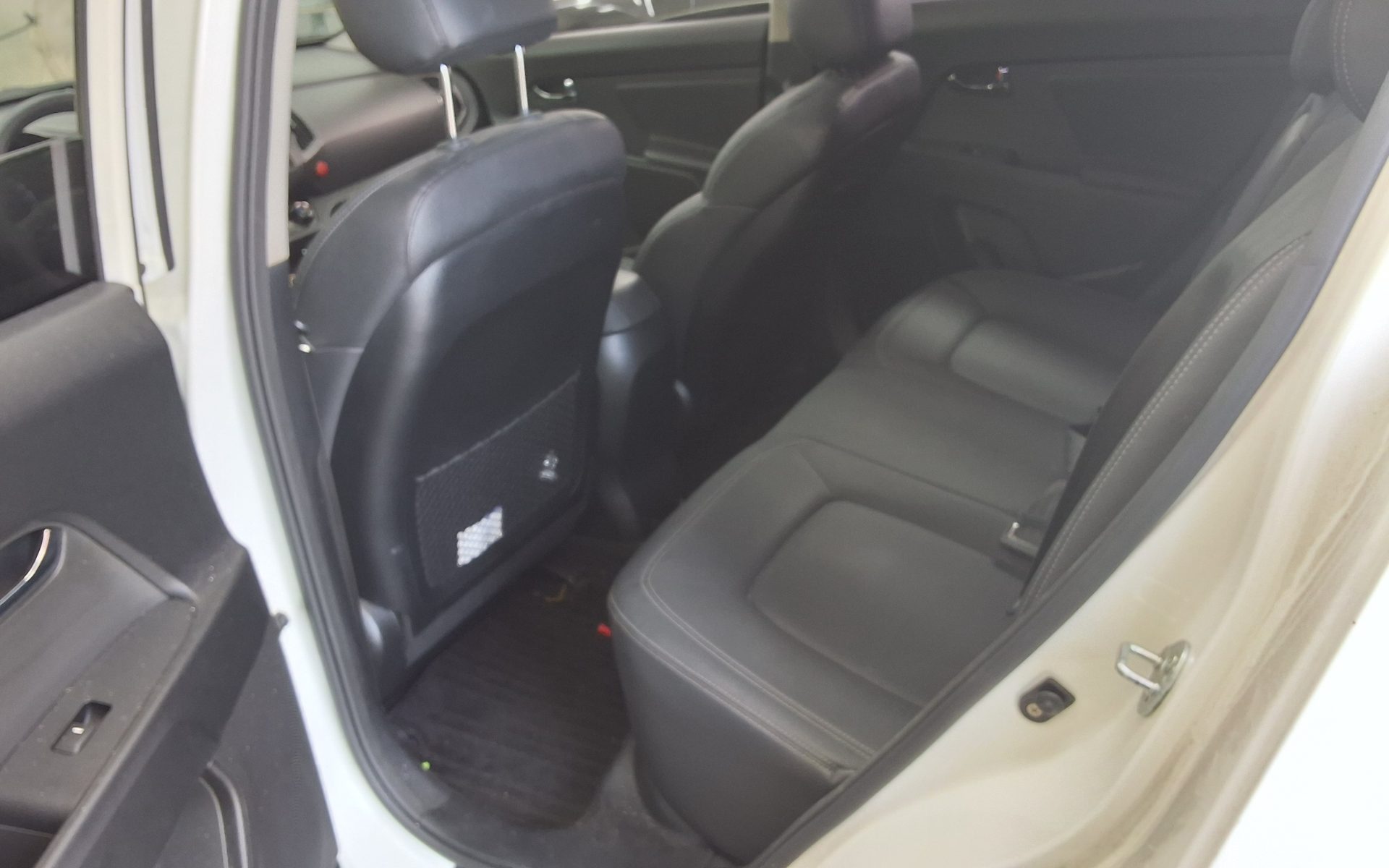 2011 - kia sportage