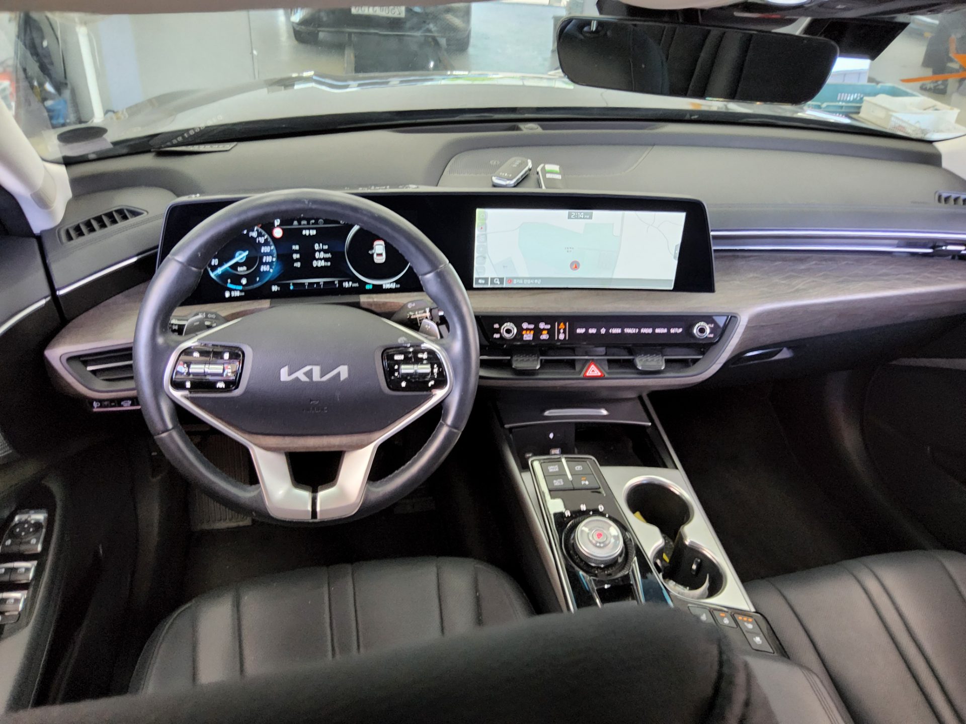 2023 - kia k8
