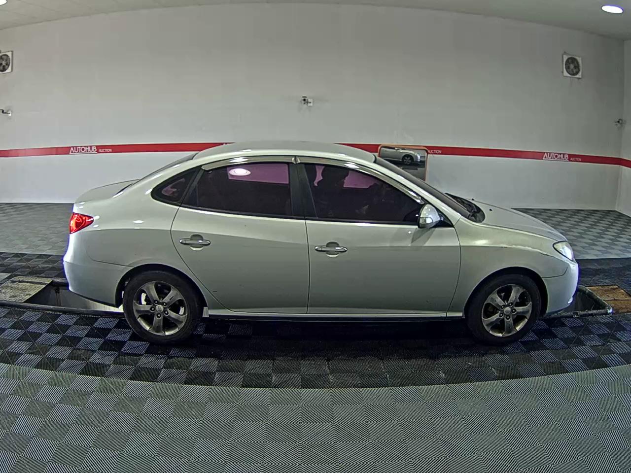 2010 - hyundai avante