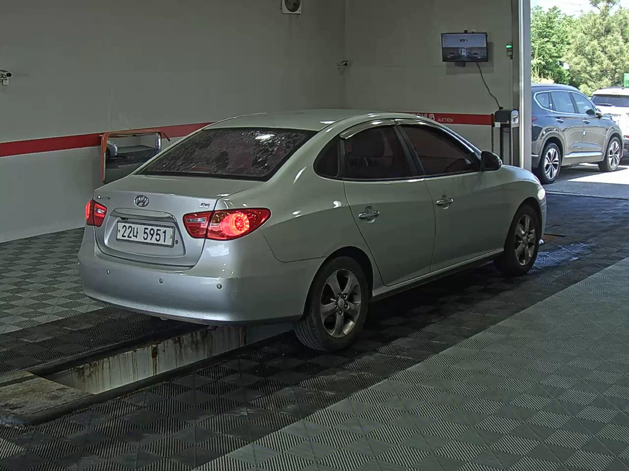 2010 - hyundai avante